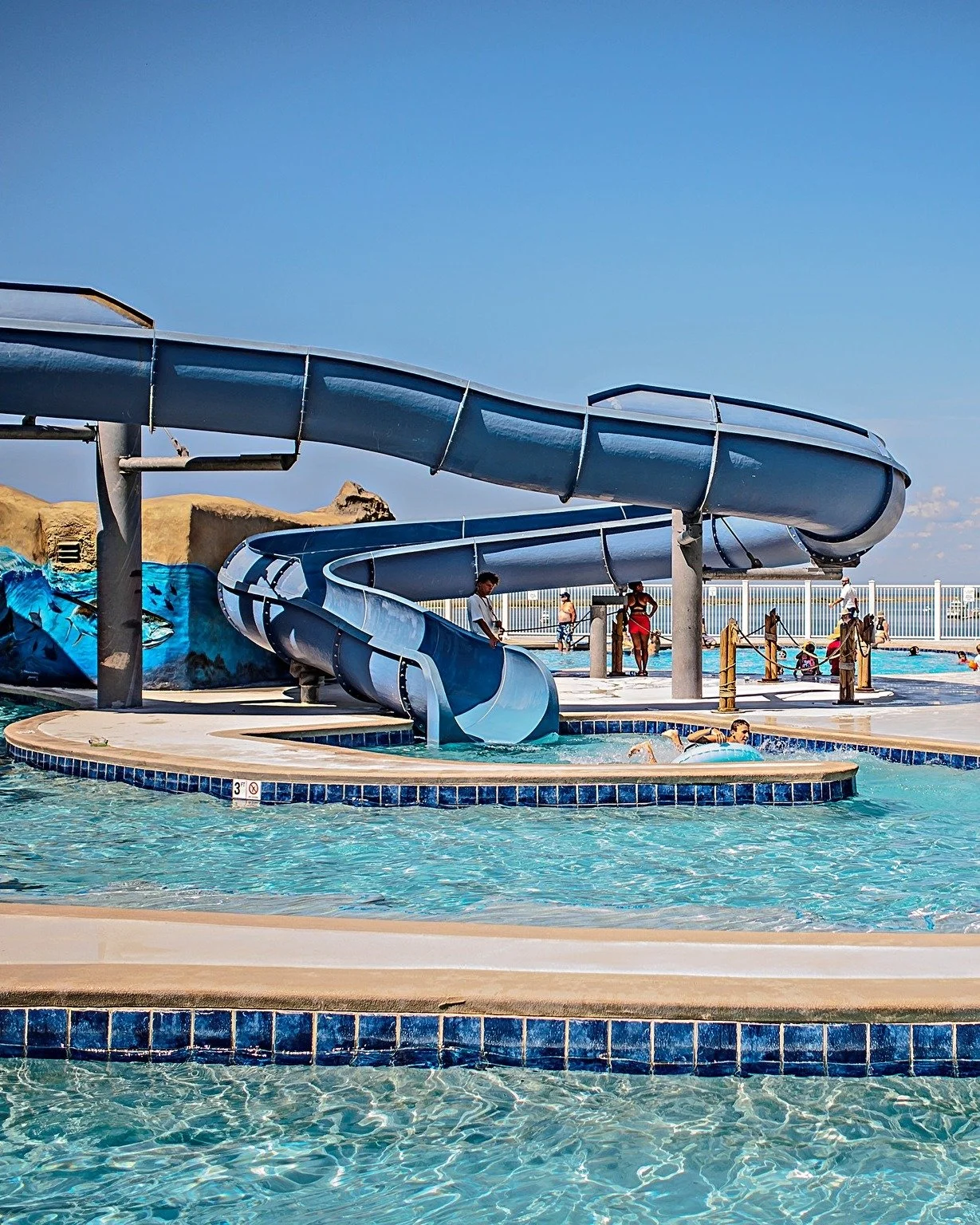 Splash into the last couple of weeks of pool time! Our pool is open until November 2! – soak up the sun, sip a tropical drink, and enjoy every moment before the day ends. 
 #PoolsideFun #MargaritavilleMoments #SunAndFun #LastCall