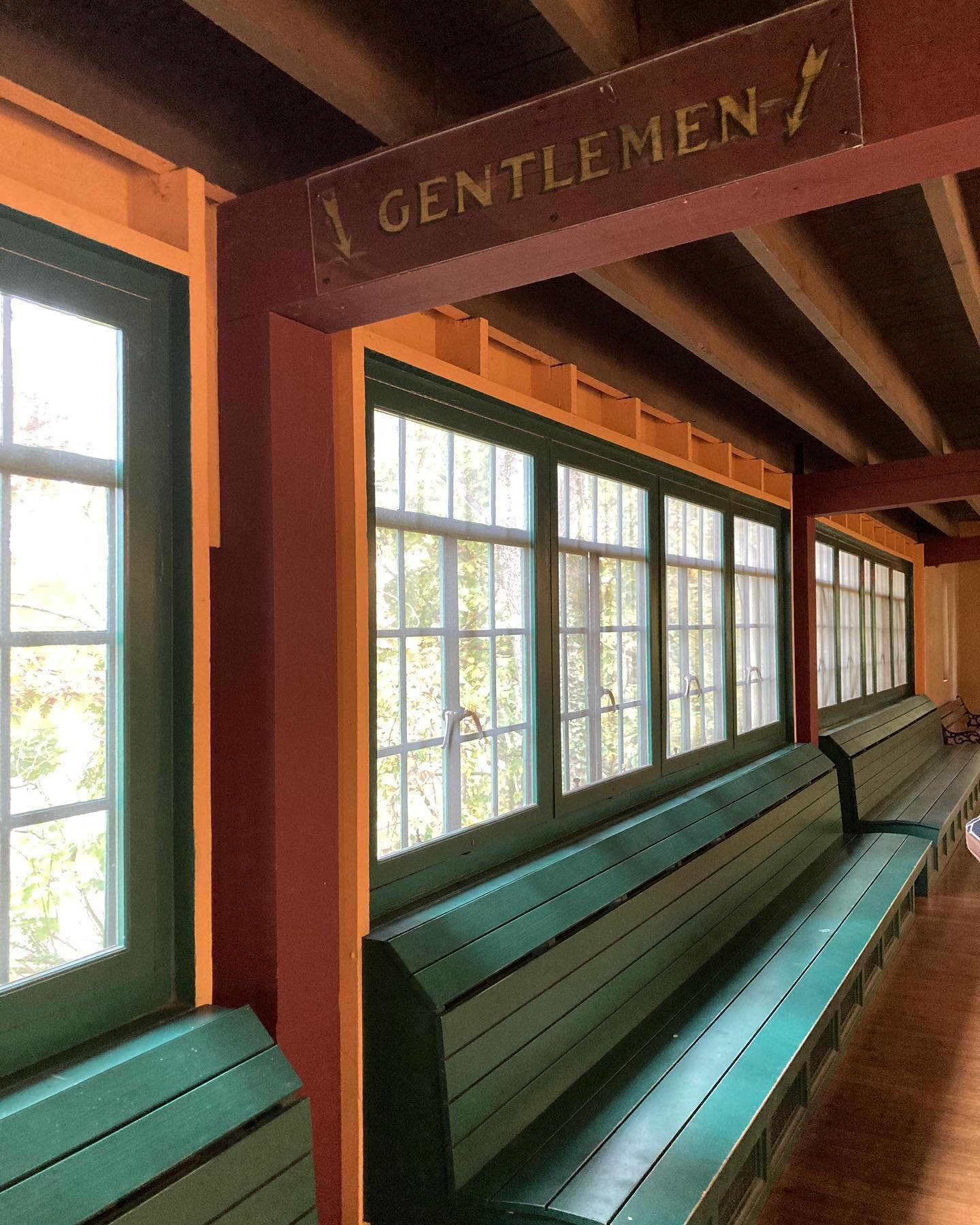 Who wants to go dancing at this 1933 dance hall? 💃🪩 

The Spanish Ballroom at Glen Echo Park still hosts dances on the historic wood floors! This Spanish Art Deco dance hall was built over an existing dance pavilion in 1933. It was extensively reha