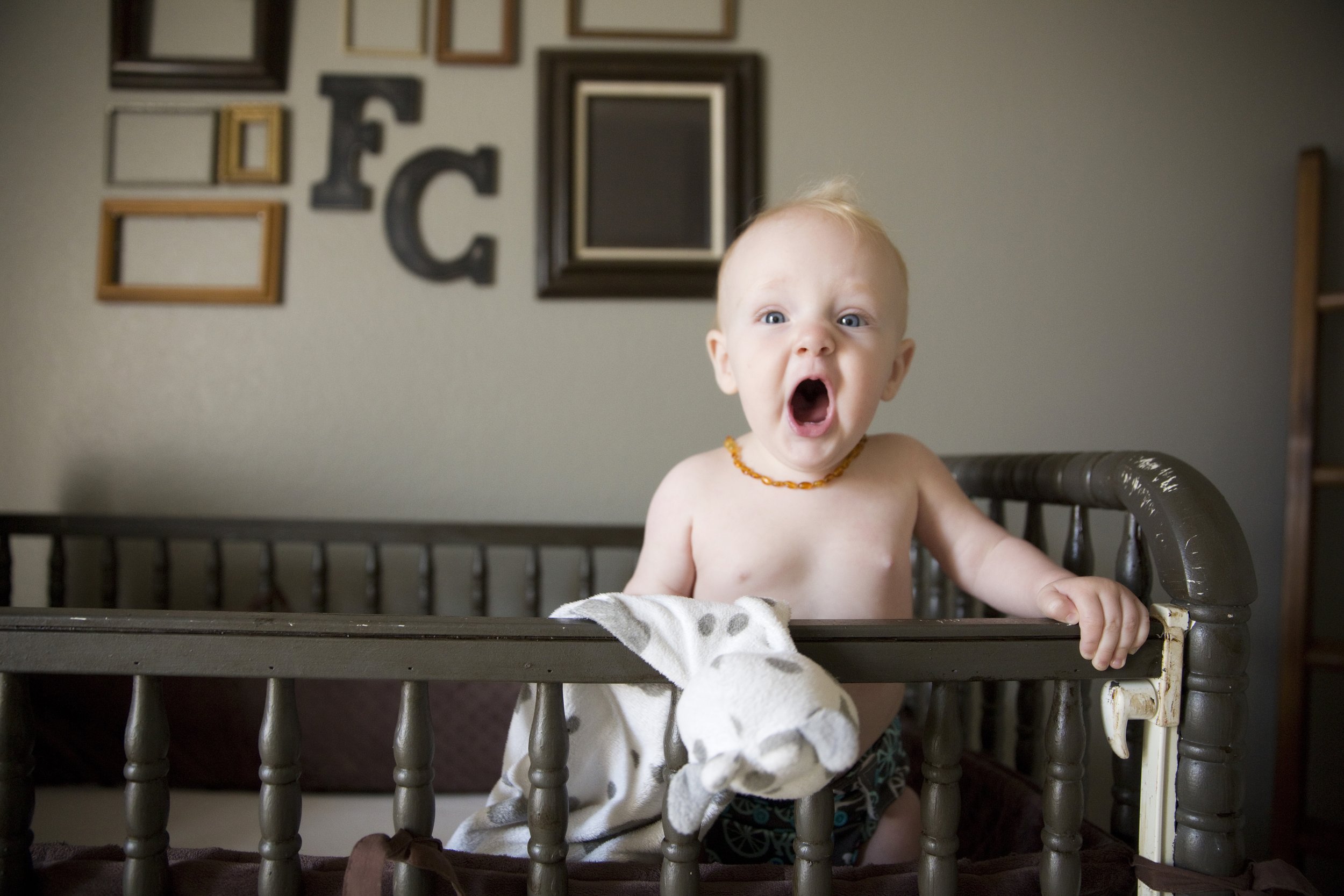 5531 finn in crib.jpg