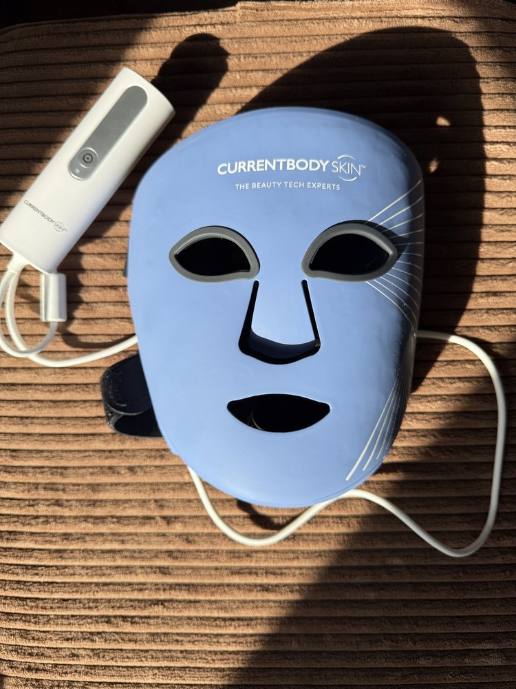 CurrentBody Anti-Acne LED Mask Series 1 vs Series 2 (Honest Review ...