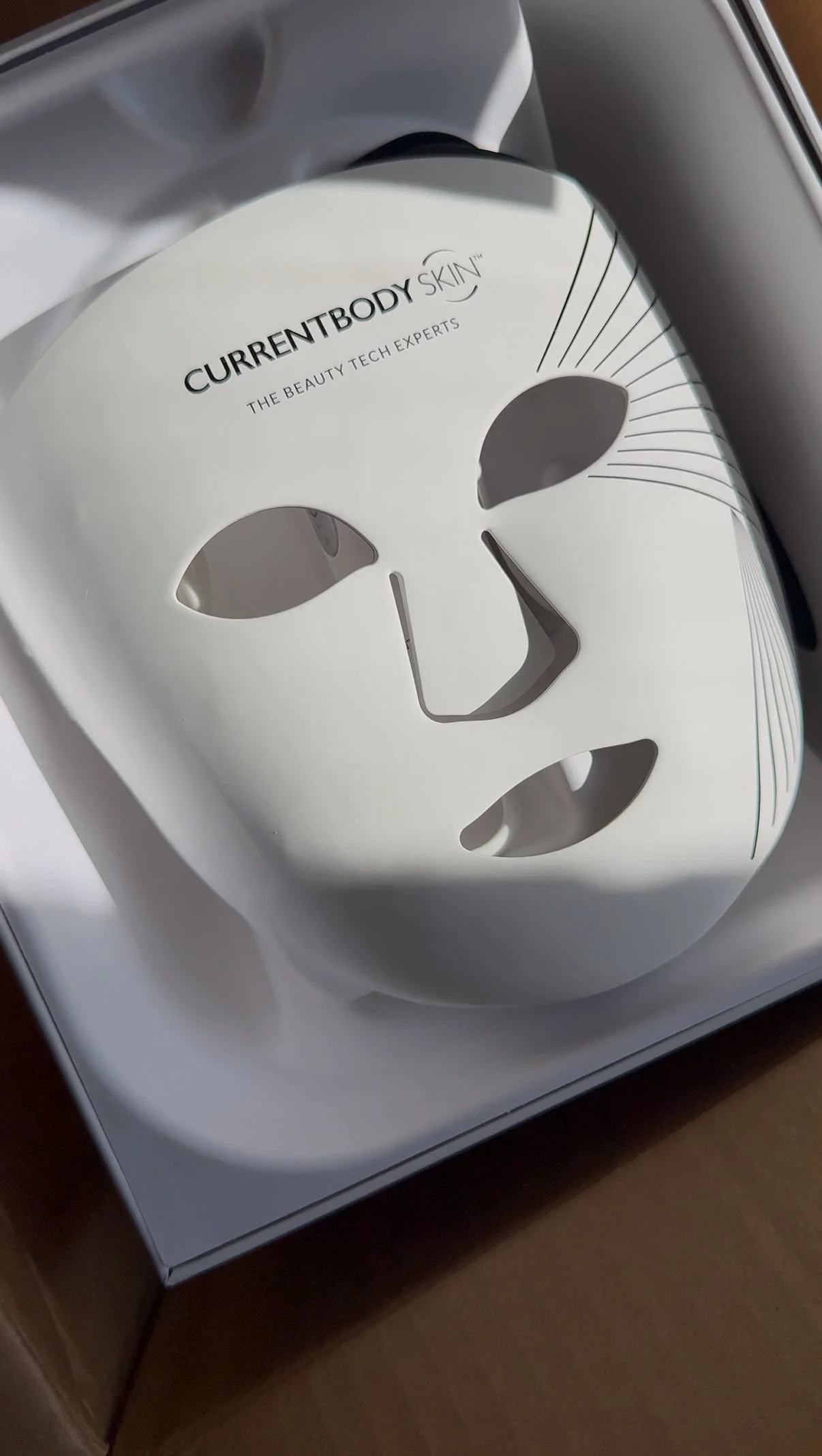 Currentbody Led Red Light Therapy Face Mask Series 2 Unboxing