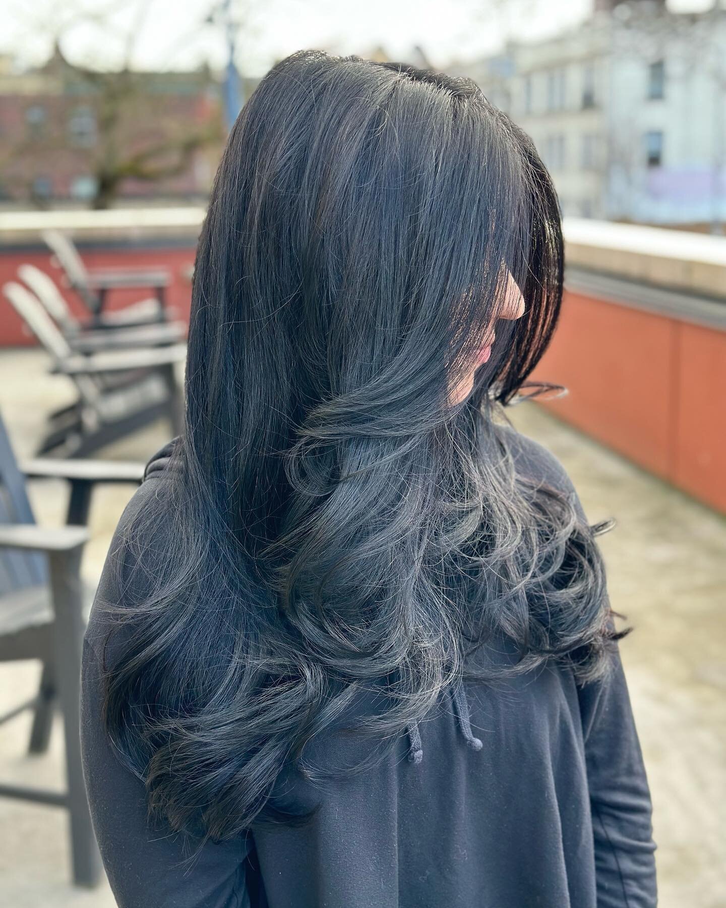 Another brunette hottie 🥵 we did a fresh color, cut and k18 treatment 😍 another mermaid with a ton of hair 🧜🏼&zwj;♀️ 🌸
🌸
🌸
🌸
#thickhair #mermaidhair #seattlesalon #seattlehairstylist #seattlehair #seattlehairstylist #k18 #k18results #caphills
