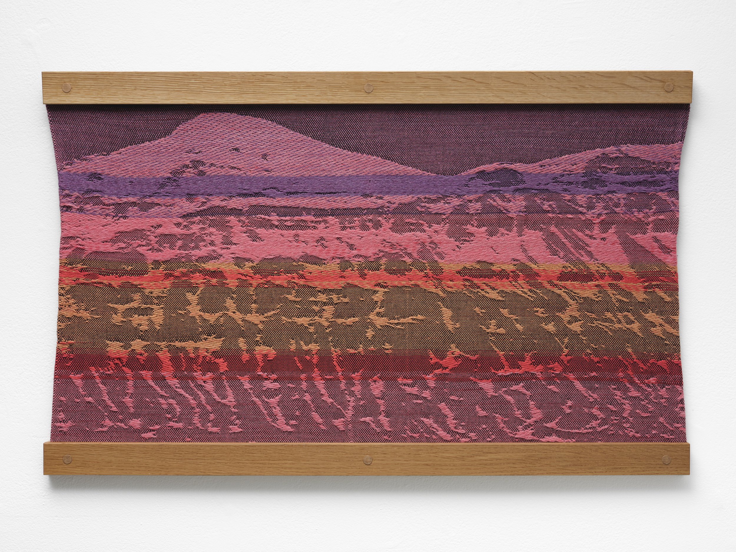 Mountain 3.5'x2' (dimension w/ frame)