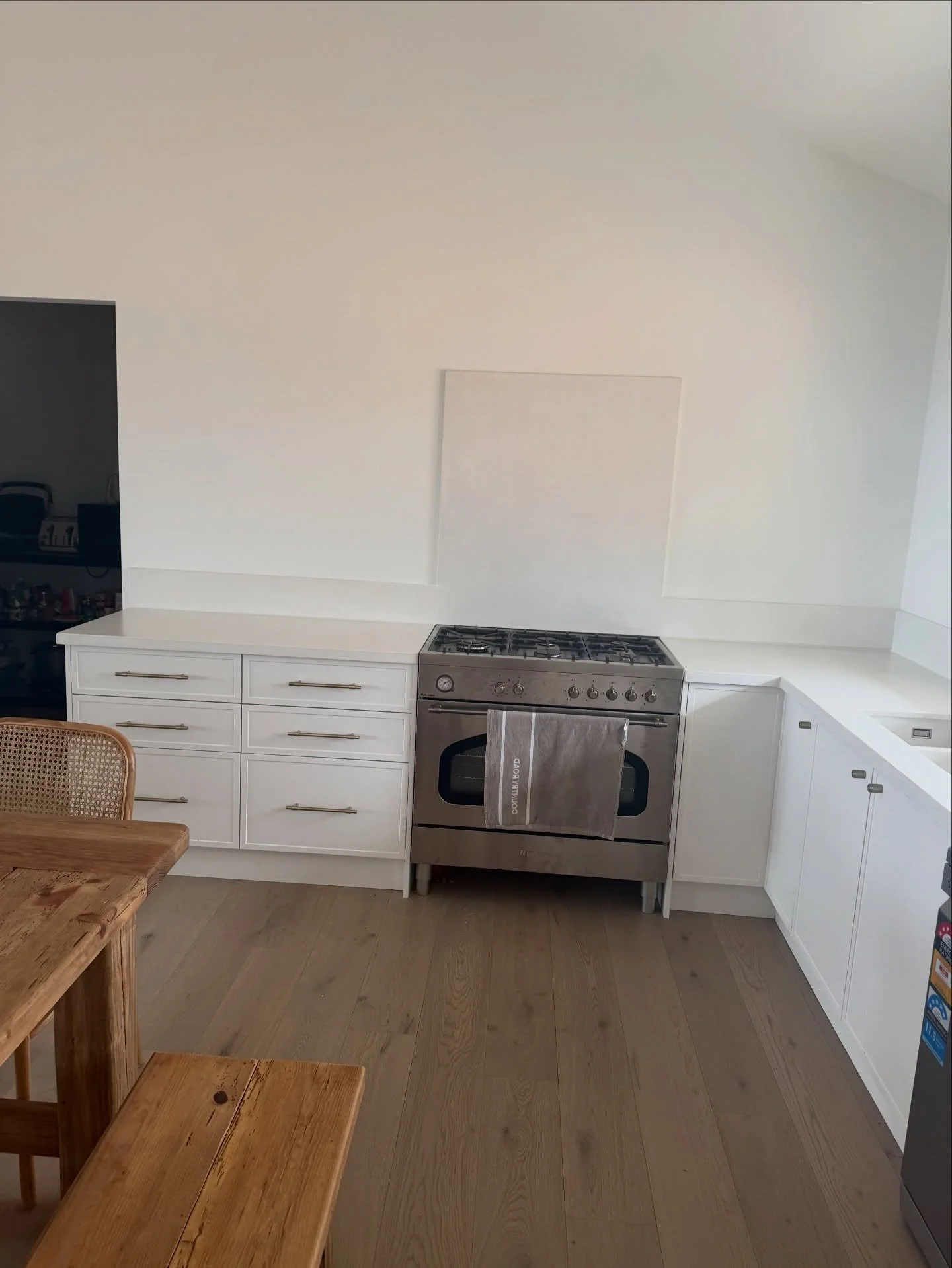 Country kitchens with concrete 🤍

For this kitchen we made our Arctic concrete benchtops, paired with matching Arctic splashbacks to keep everything calm, clean and seamless. The soft white tone works so beautifully here. 

#countrykitchen #concrete