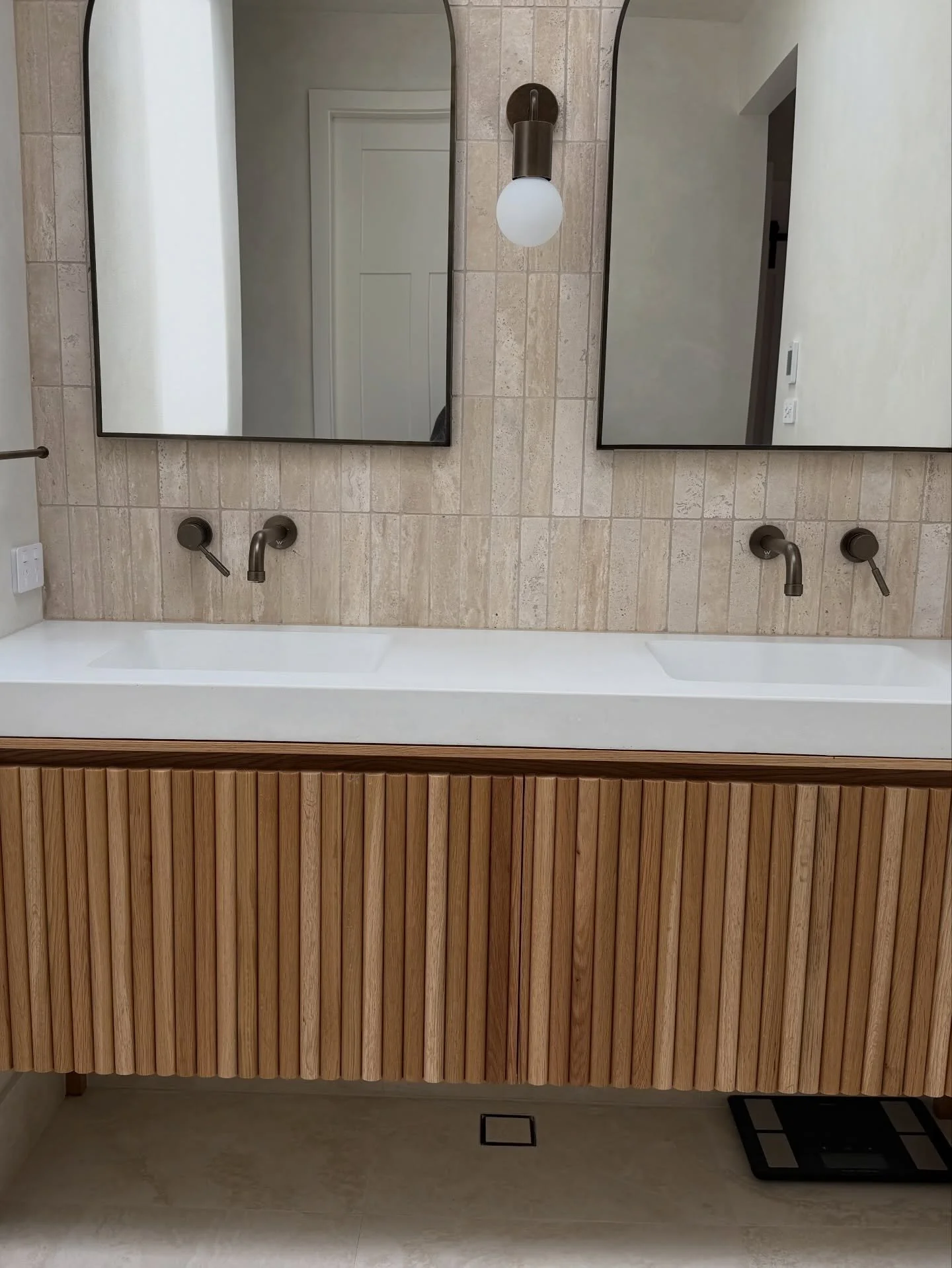 Installed concrete vanities in the colour Arctic that we handmade for a beautiful home in Orange 🍂