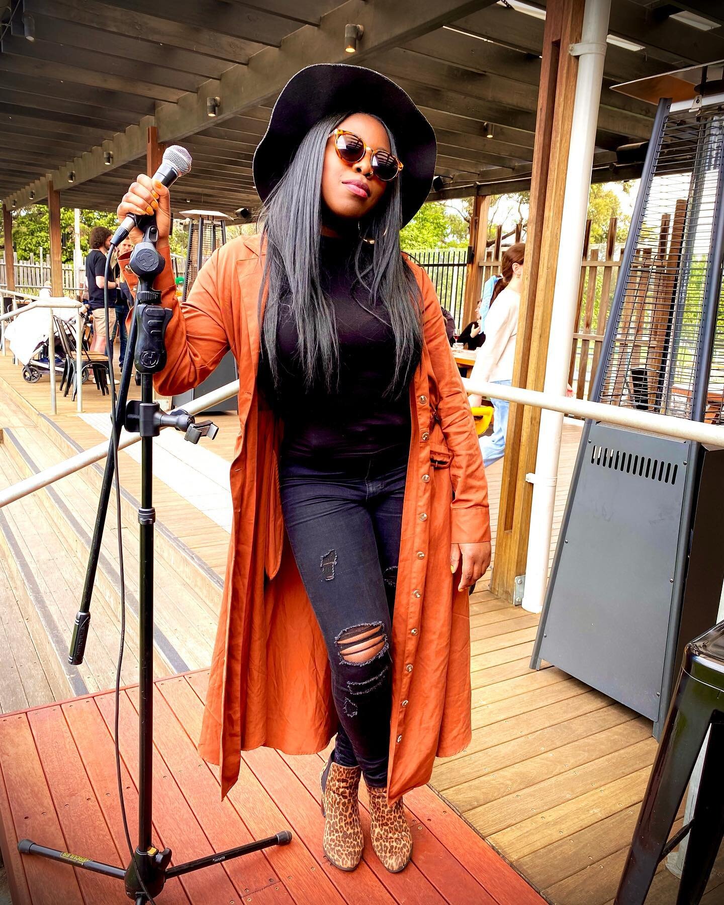 🌸 We are back today at one of our favourite outdoor venues @camperdowncommons with the Martinez brothers @banelsito &amp; @daunomartinez from 3:30pm till 6:30 Come vibe with us 😘 🌸 
&bull;
&bull;
&bull;
&bull;
#summervibes #triomode #summervibes #