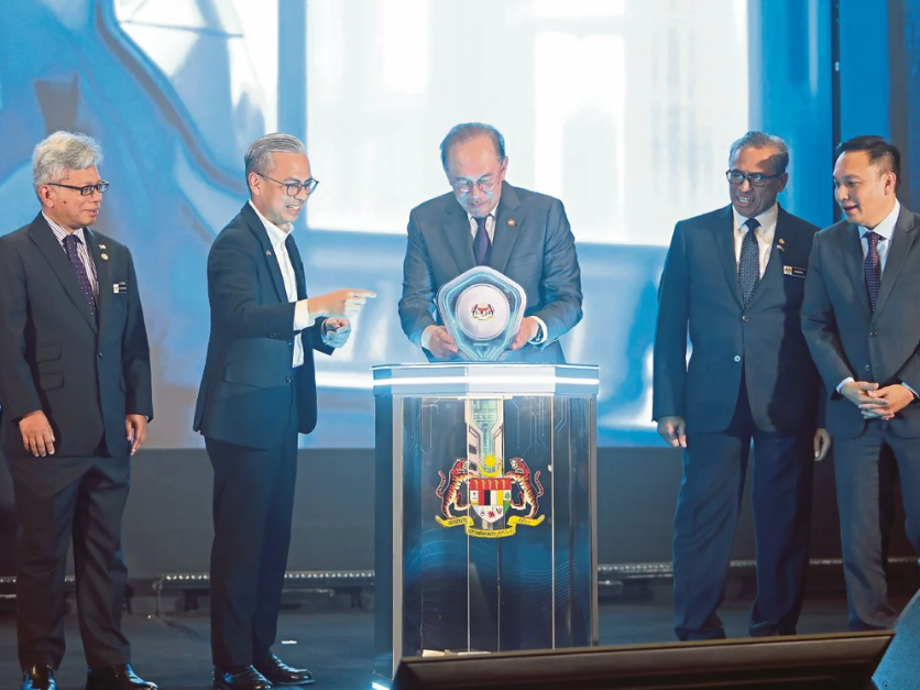 Anwar says Malaysia must adapt to new security threats