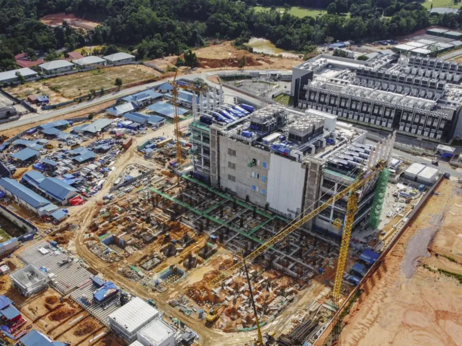 Minister urges green checks for water-intensive data centers