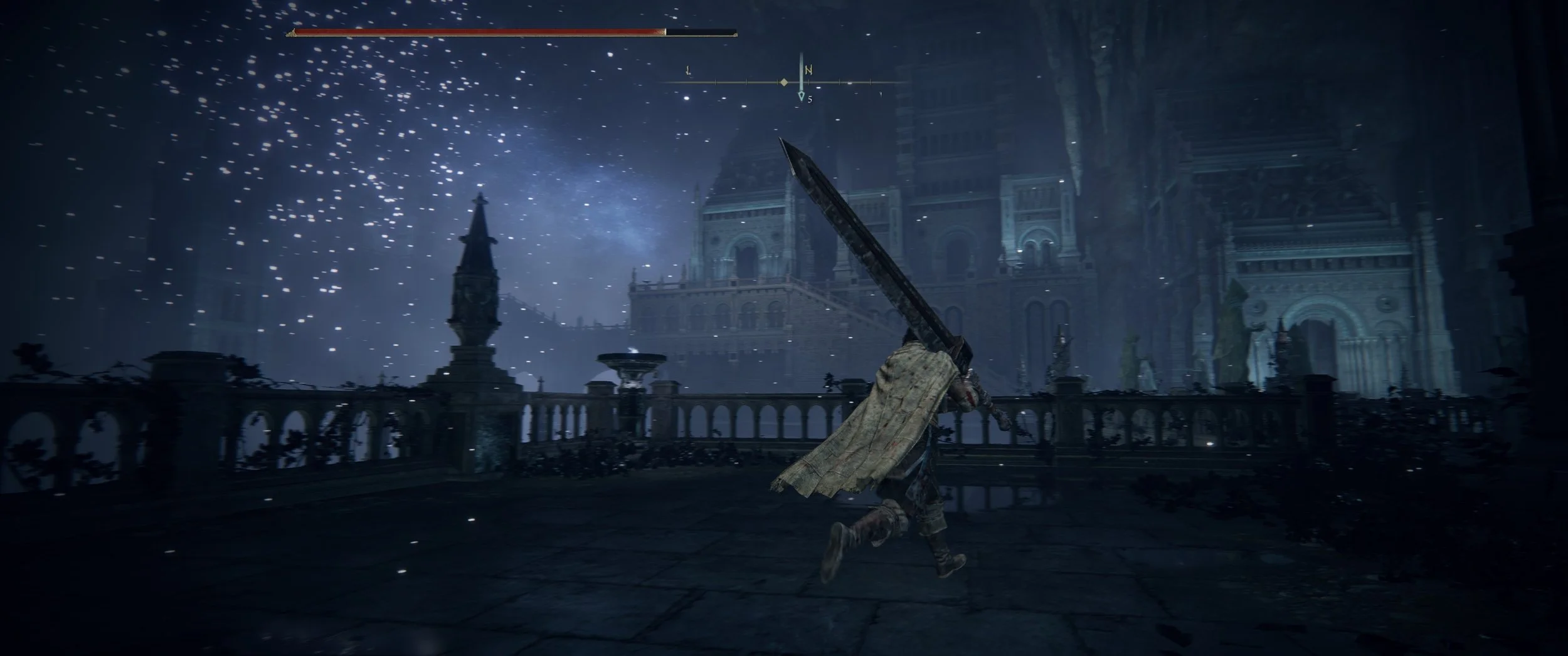 Ein Charakter mit Schwert in einer dunklen, mittelalterlich anmutenden Stadt bei Nacht, mit Sternenhimmel und großen Gebäuden im Hintergrund.