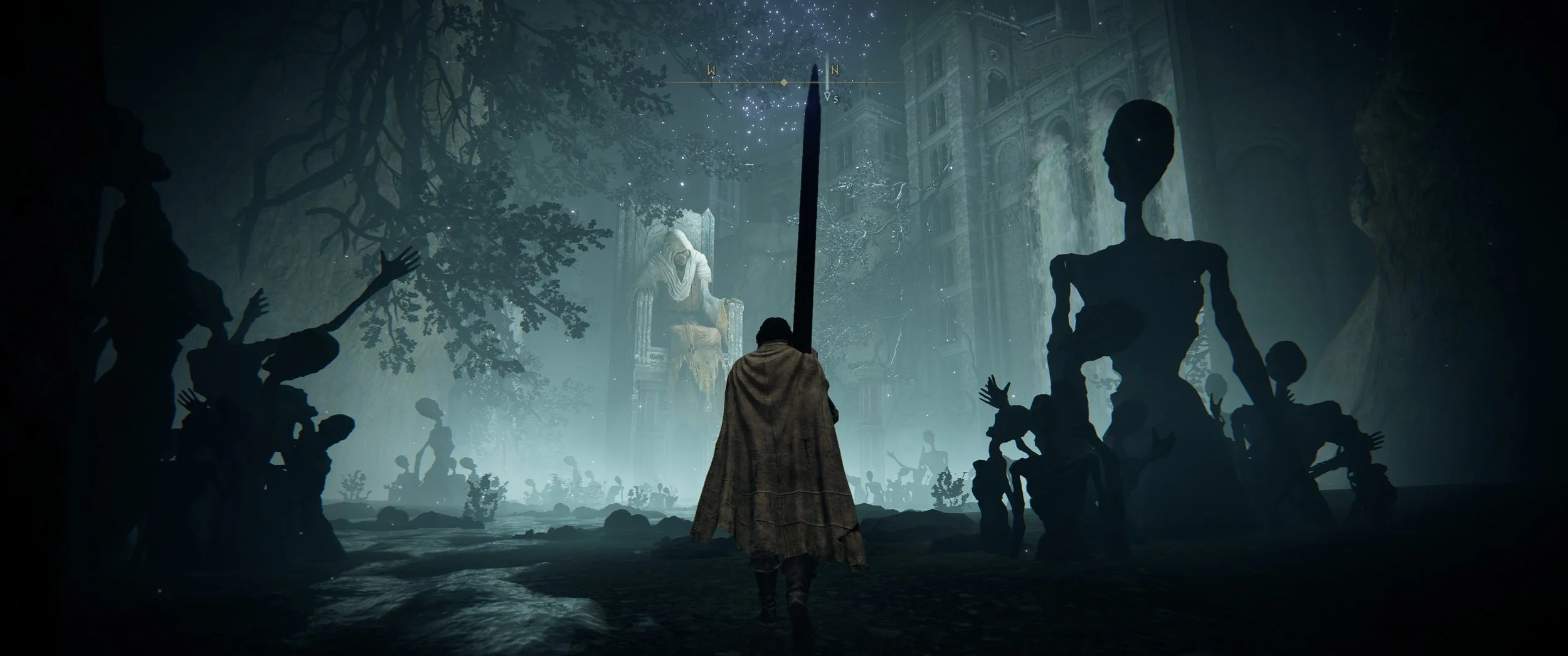 Ein Mensch in einem Umhang, der mit einem Schwert in einer dunklen, mystischen Landschaft voller riesiger, fremdartiger Kreaturen steht, vor einer alten, gigantischen Statue.