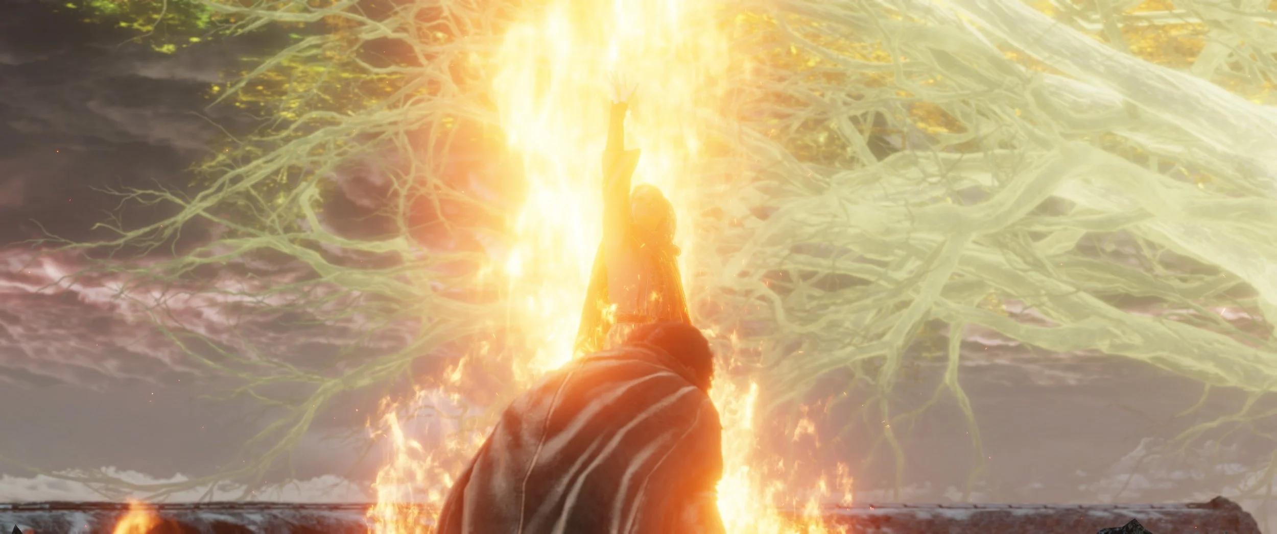 Eine Szene mit einer Person, die einen fingerähnlichen Gegenstand in der Hand hält, vor einem leuchtenden, goldgelben Lichtstrahl und einem Hintergrund mit verworrenen, grünen Wurzeln oder Zweigen.