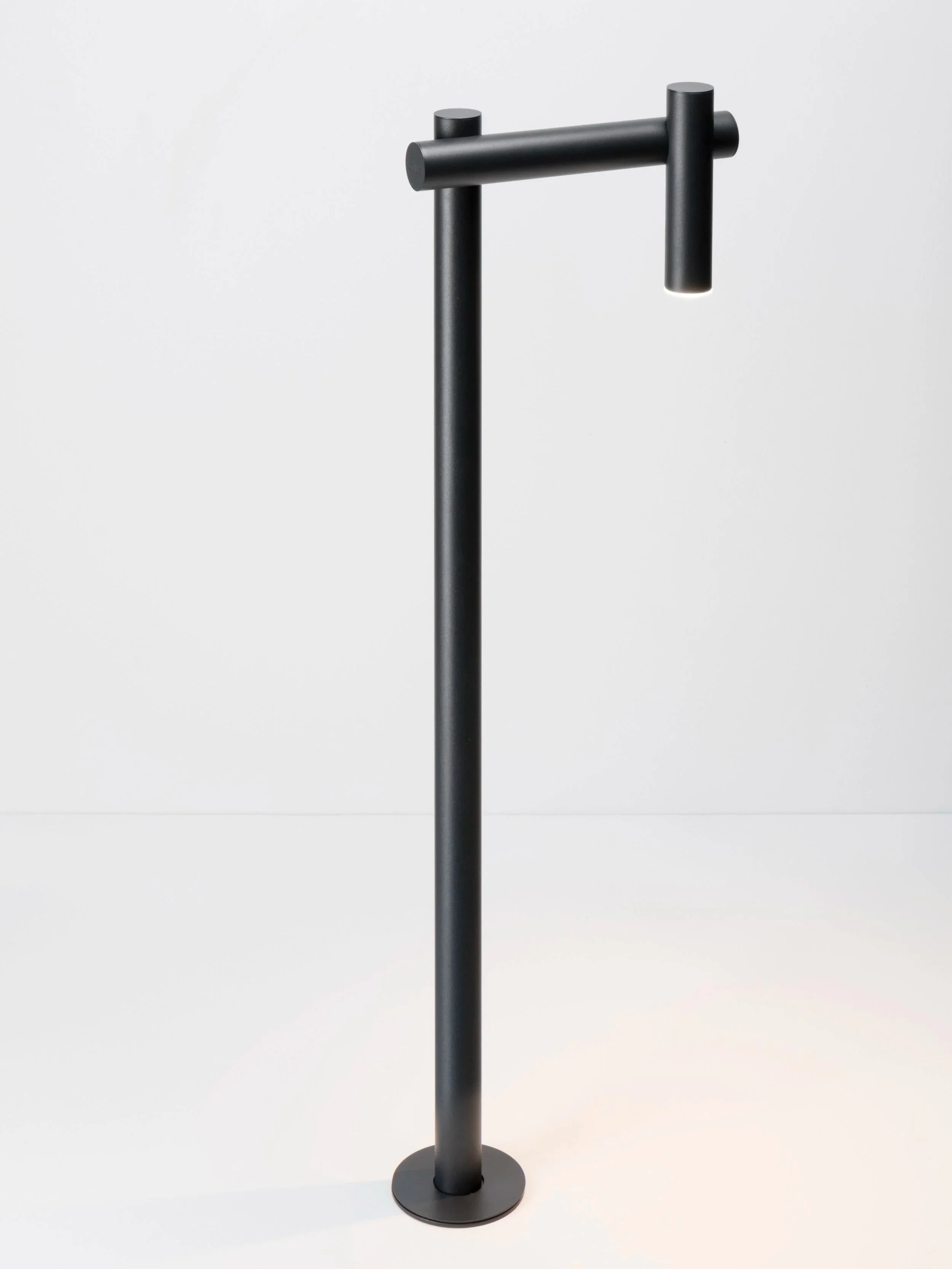 Estiluz_Tik_p-4099X_floor_lamp_img_p01.jpg