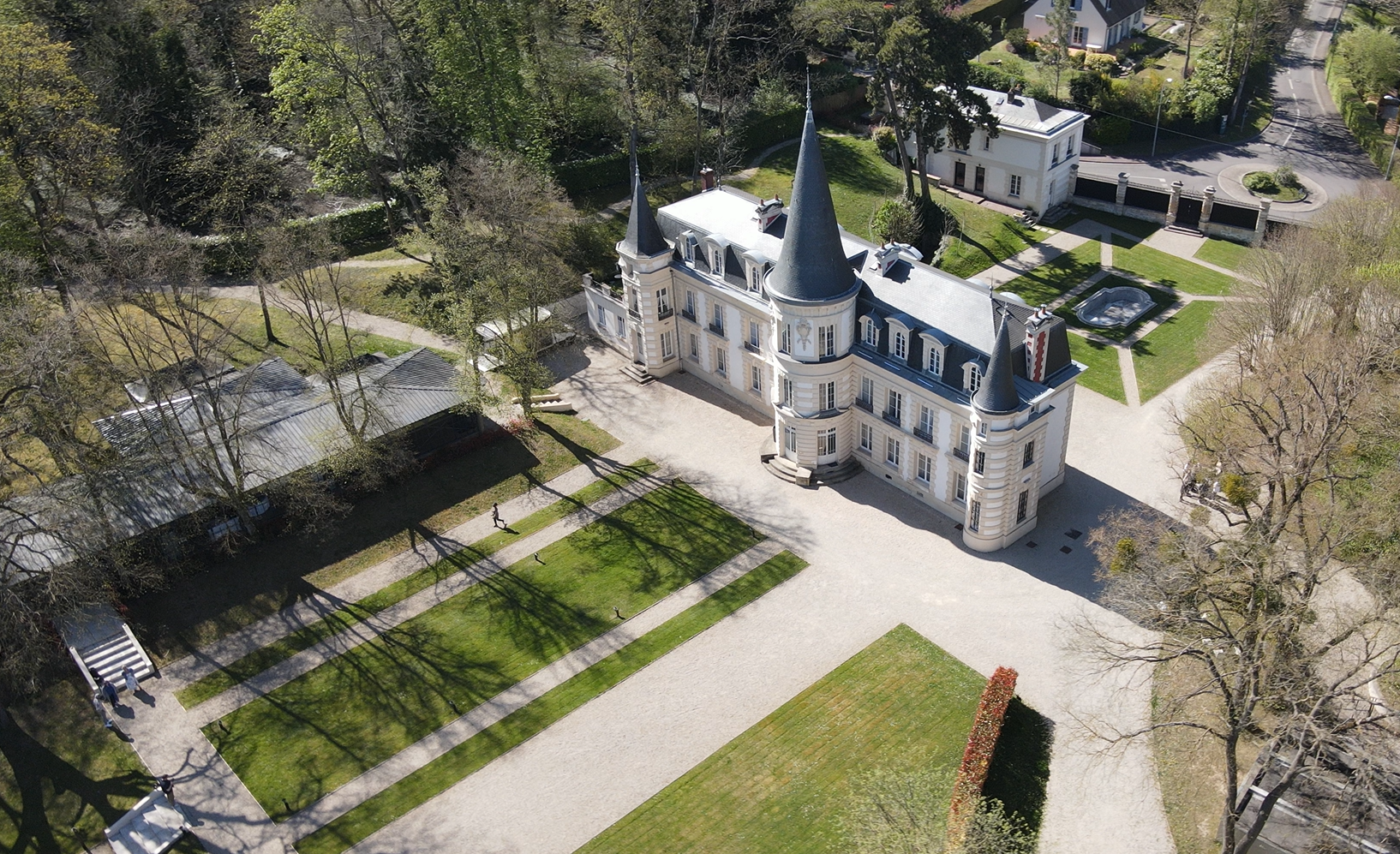 Castle-drone-05.png