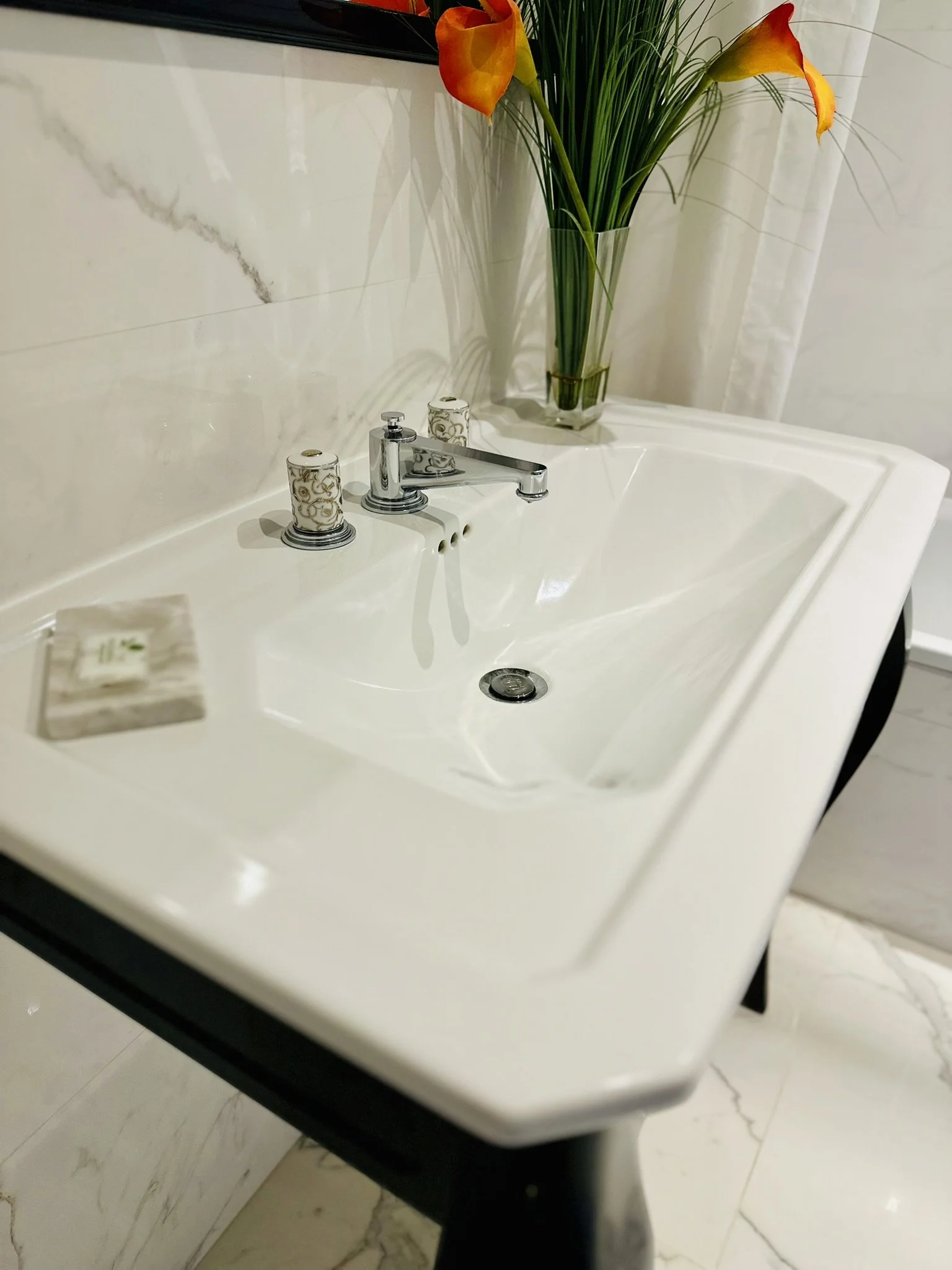 Guesthouse-Bathroom3-05.JPEG