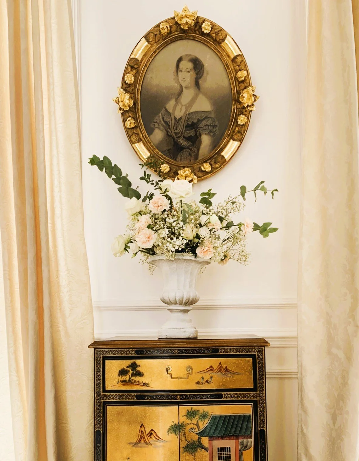 Castle-diningroom-05.jpg