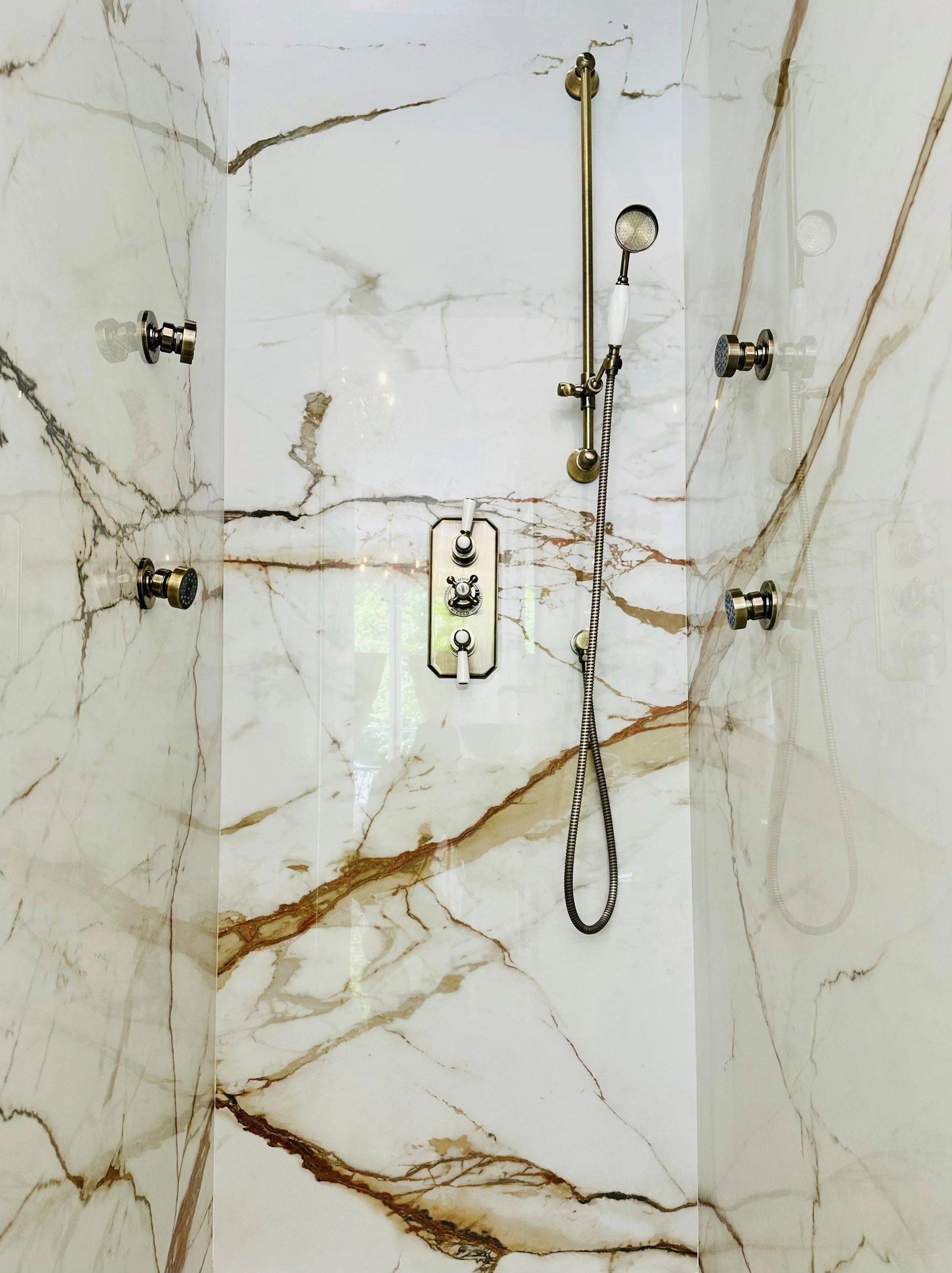 castle-Bathroom1-03.jpg