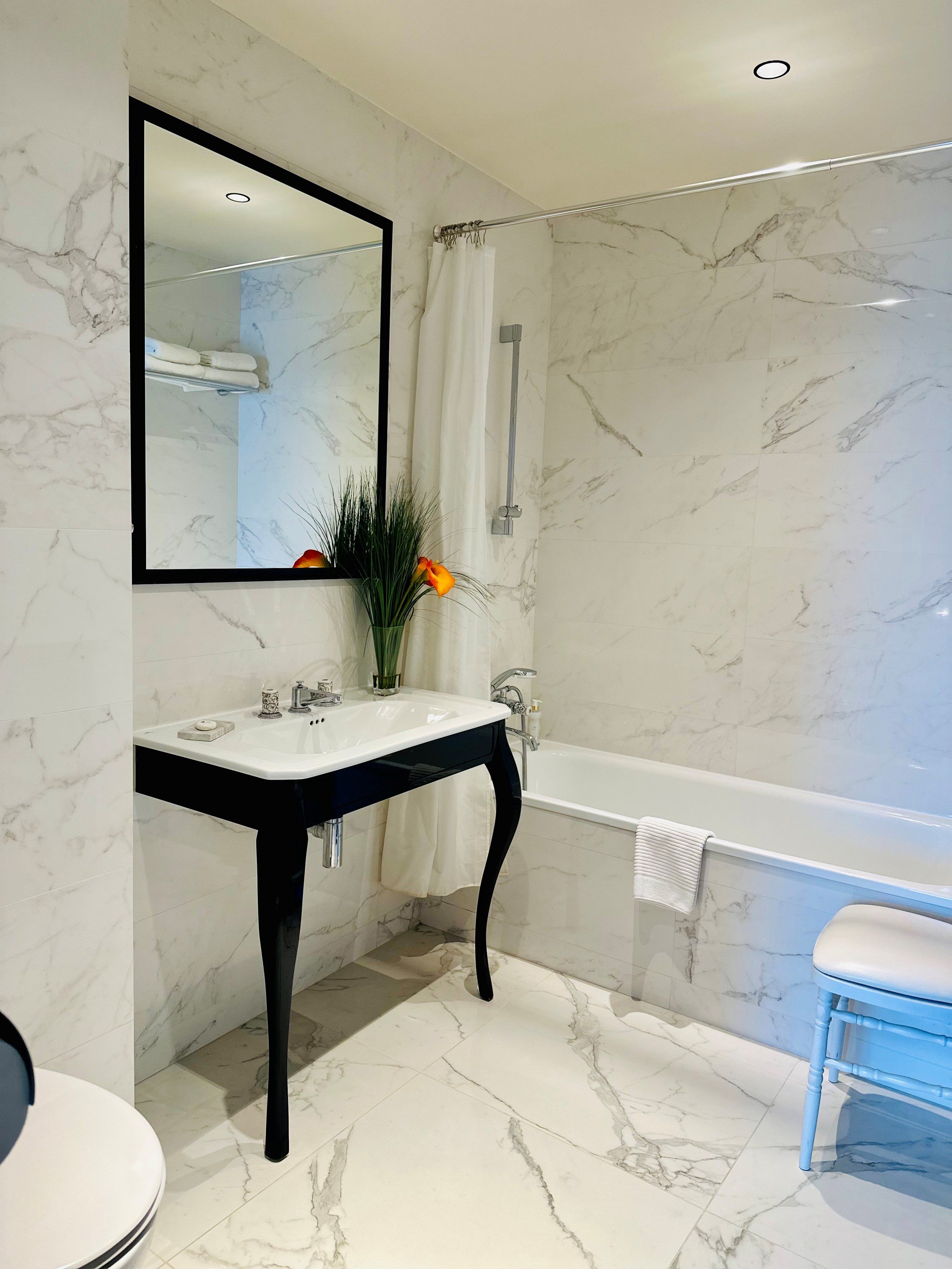 Guesthouse-Bathroom3-xxy.jpg