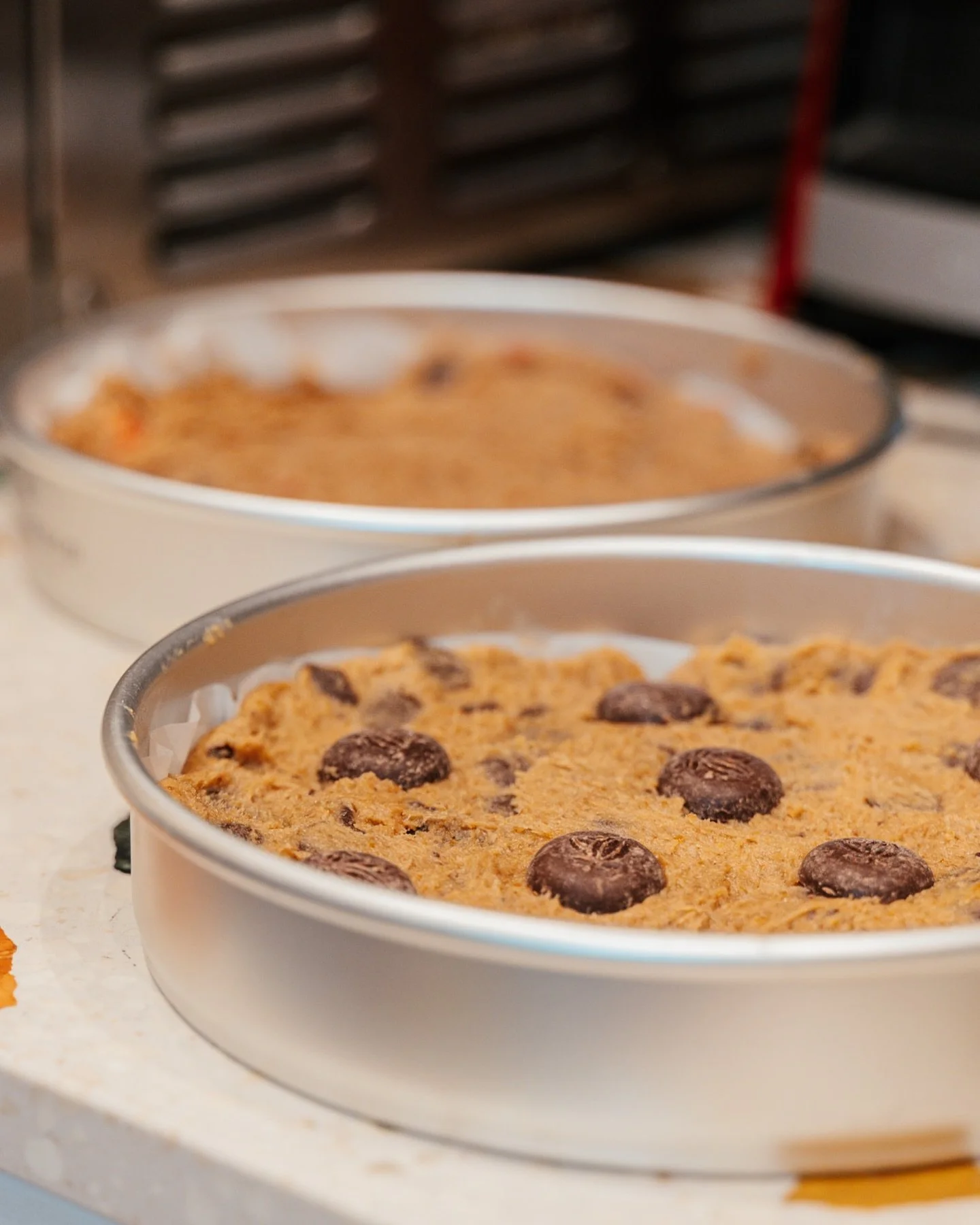 POV you&rsquo;re a cookie cake patiently waiting to be baked 👀🍪🎂

Order yours today online or instore 
📍 @boxpark, @boroughyards &amp; Victoria Arcade 

#cookies #cookiecake #victoriaarcade #londonlife #londonfood #cookiedecorating #cookiedough #