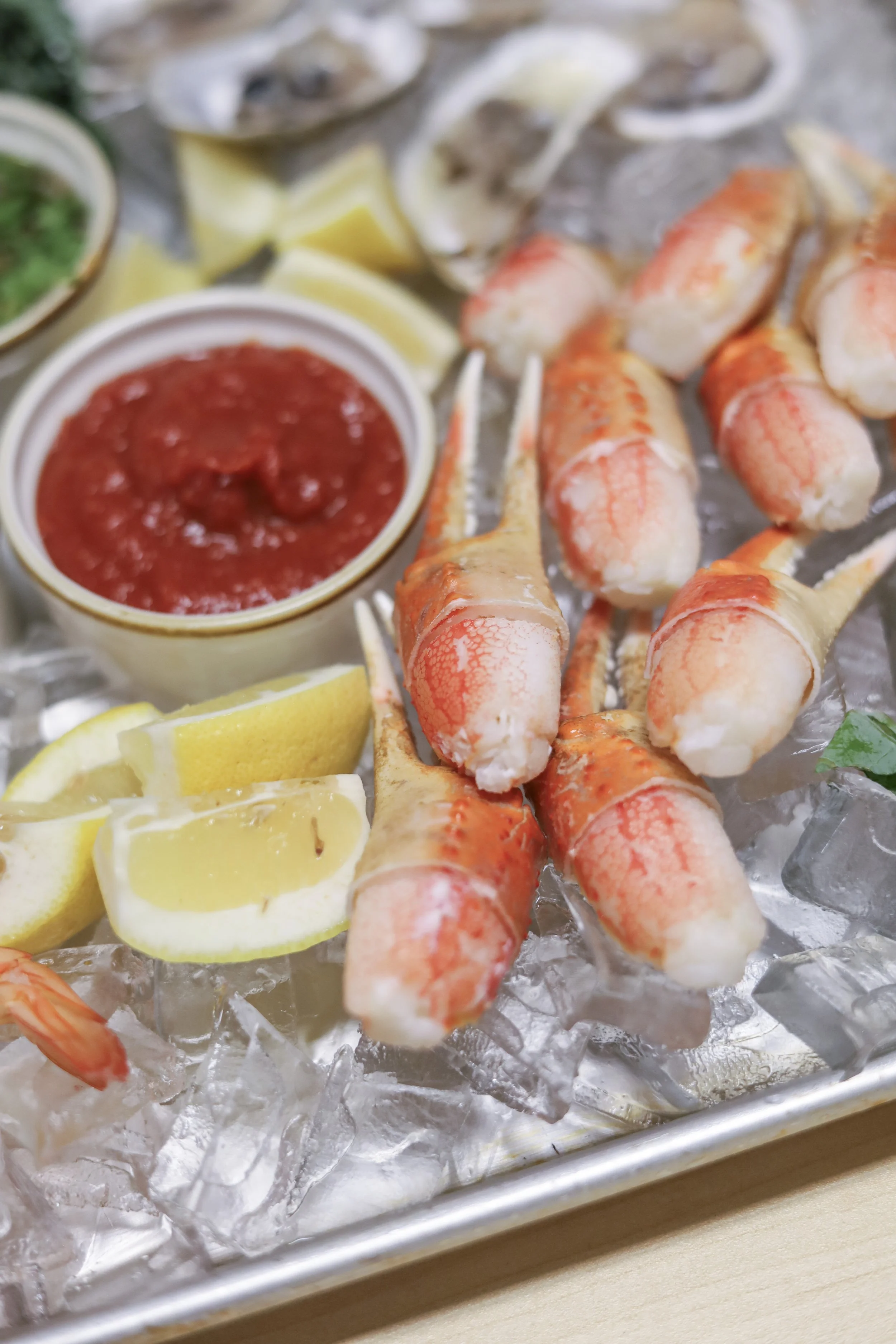 CHILLED SEAFOOD TRAY (SERVES 8)