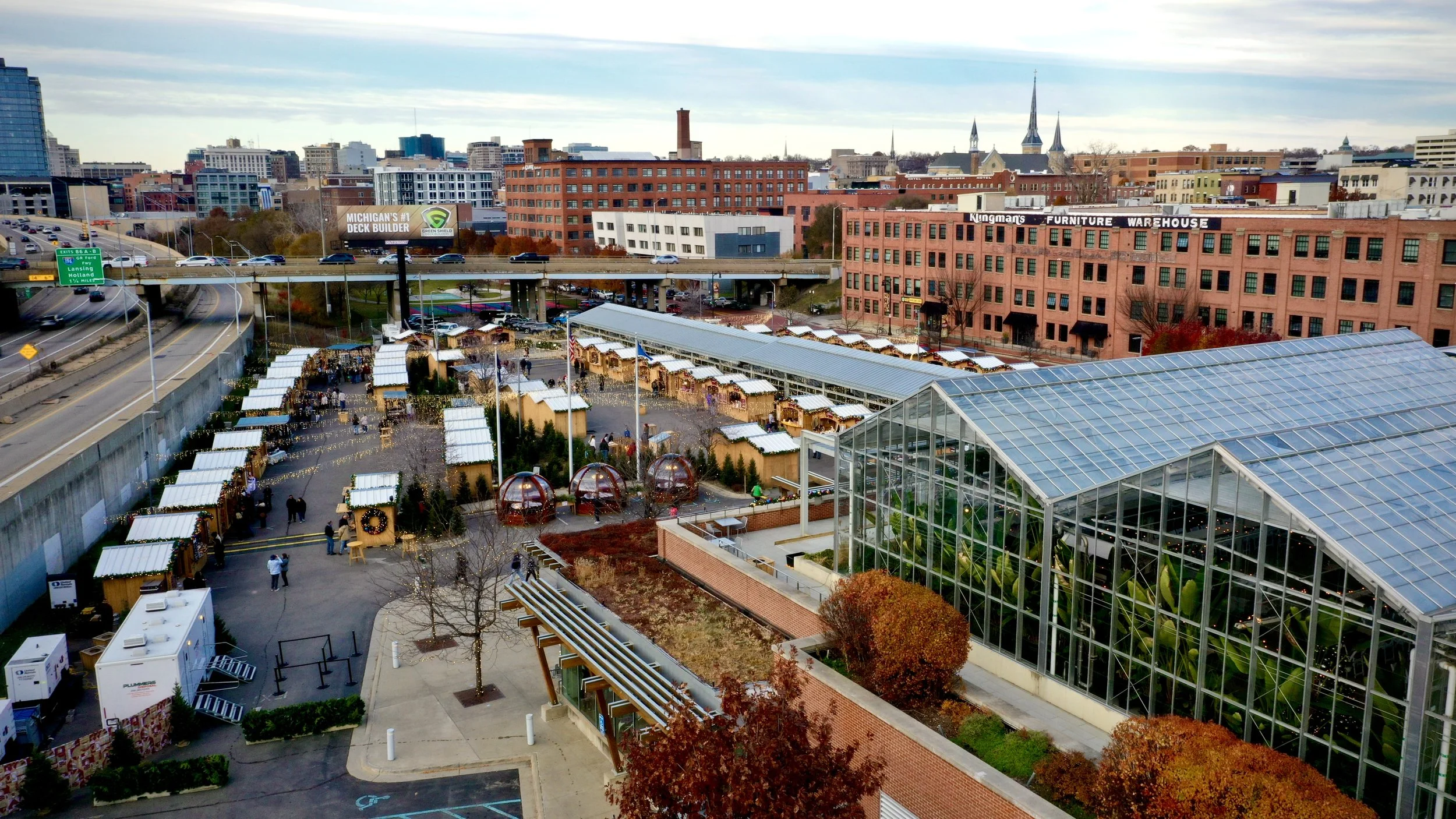 20251121_ChristkindlMrkt_Drone_2.jpg
