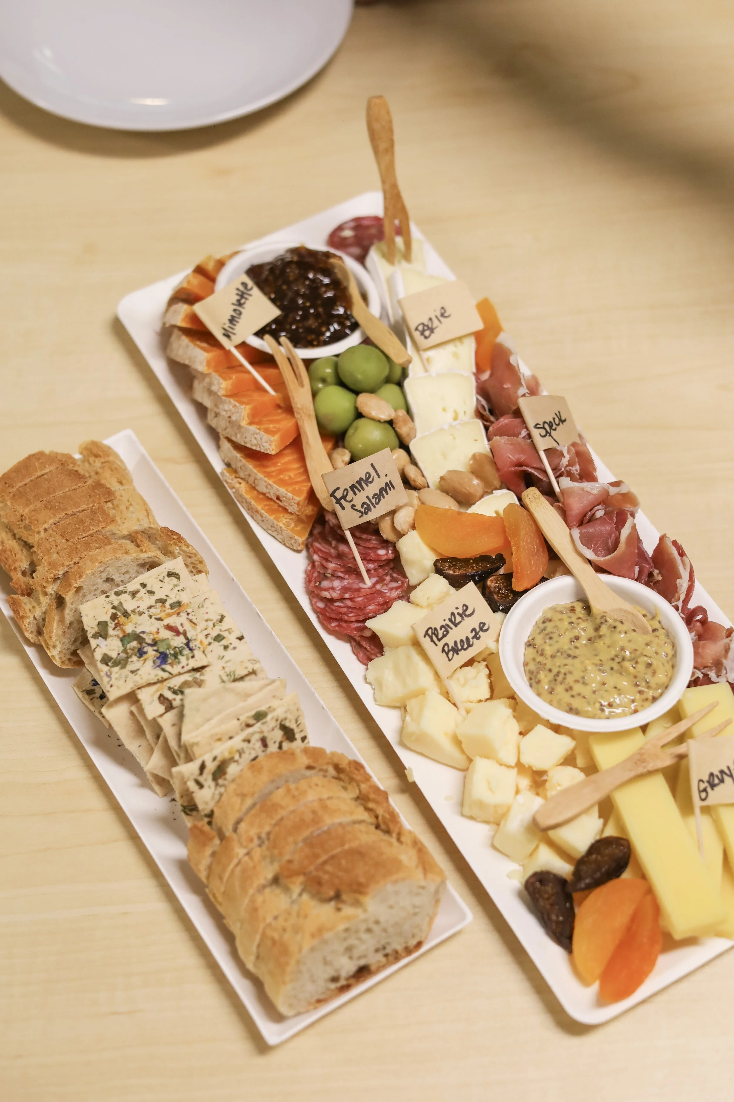 CHEESE & CHARCUTERIE TRAY (SERVES 8)