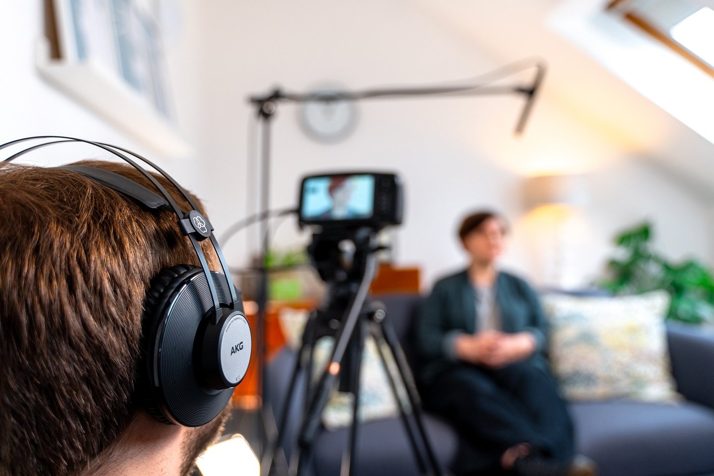 Talking to a camera can be scary 🫣 We get it, why do you think we're behind the camera?! Here are a few tips:

🎤 Have someone interview you. This might seem obvious, but talking to a human is much easier than a metal box. They can give you live fee