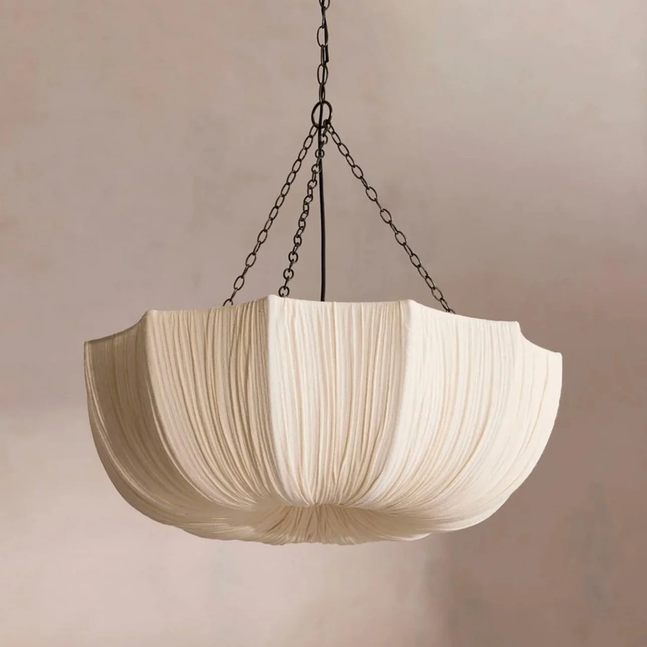 The one thing people forget when choosing pendants?

Getting the scale right. If they&rsquo;re too small for the space, they&rsquo;ll disappear and you&rsquo;ll lose all of the impact. Usually, they need to be bigger than you think.

These are some o