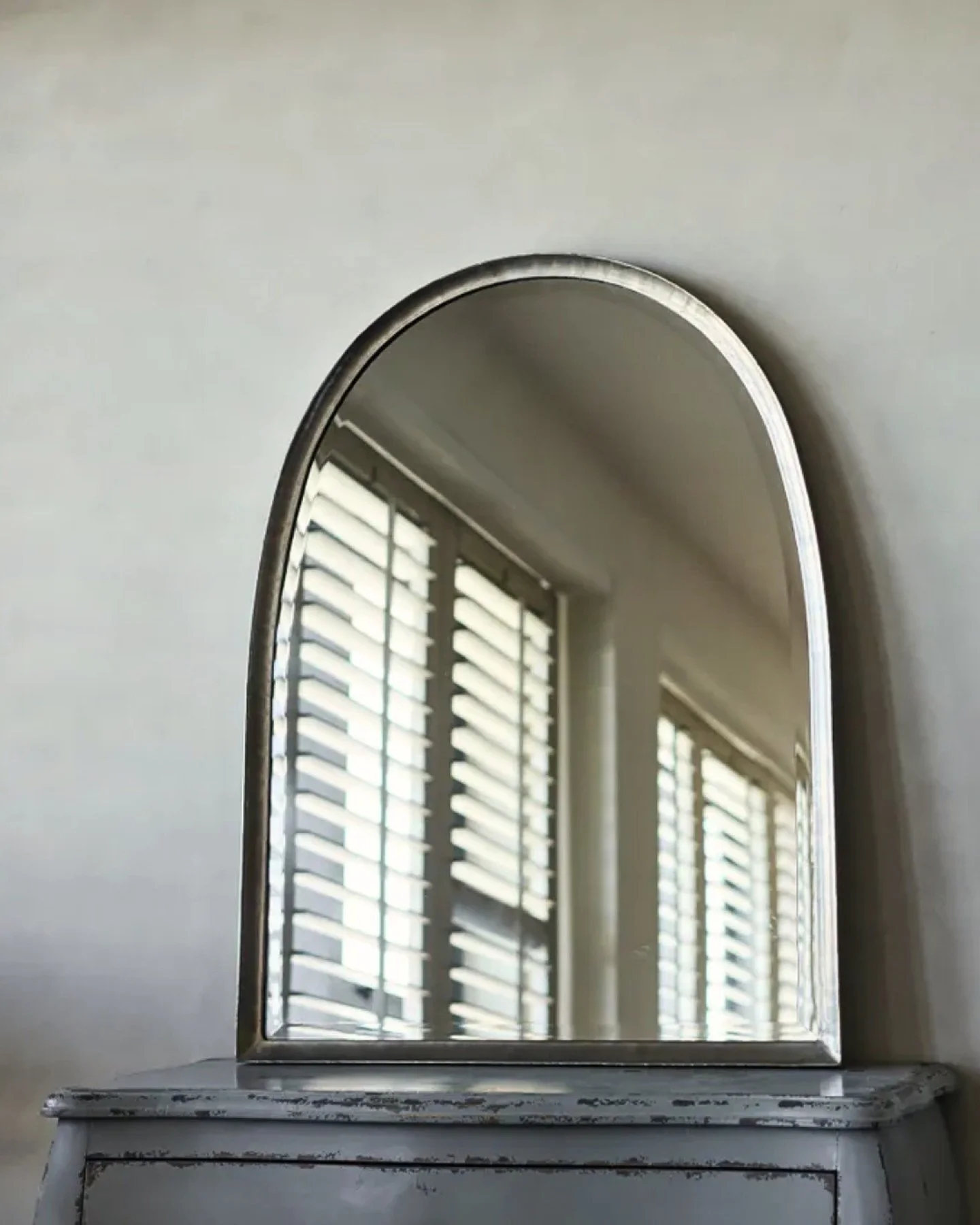 What makes a space feel finished?

In bathrooms, it&rsquo;s often the details that do the heavy lifting, and mirrors are one of my favourite ways to take a vanity from simple to something that feels considered and designer.

A beautiful mirror can ad