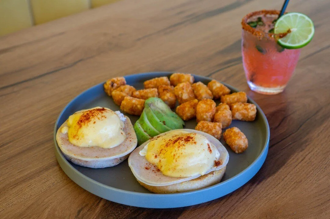 Oh this? That's just our Cali Benedict: Poached eggs / turkey / hollandaise sauce / english muffin / house potatoes.
Oh, what now? Yes we do have online ordering: link in bio!! 
#yougottatrythis #specials #fooddiary #nomnomnom #sogood #photooftheday