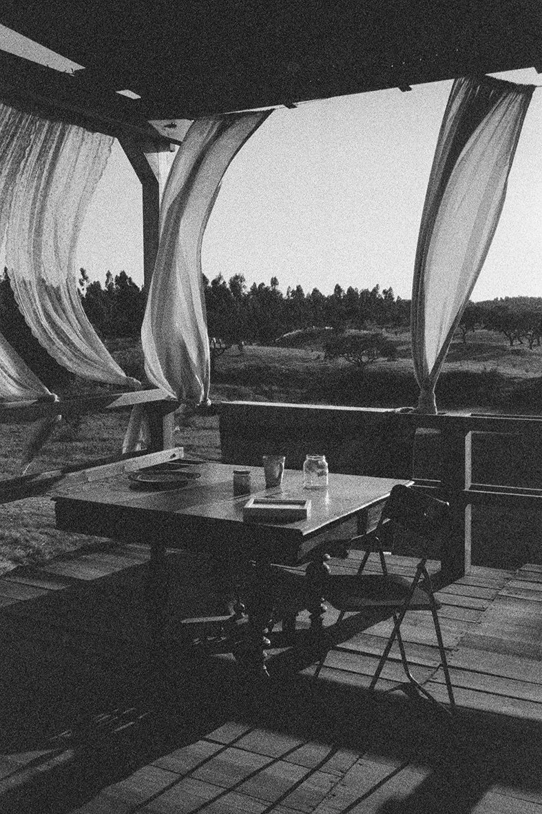 "Aligned Minds" - 08 - 30 September 2022
"Four Sheets to the Wind", Grândola 2021
109 x 75,5  | bw photography
pine paper photo cluster 260 gr
ed. 3 + AP