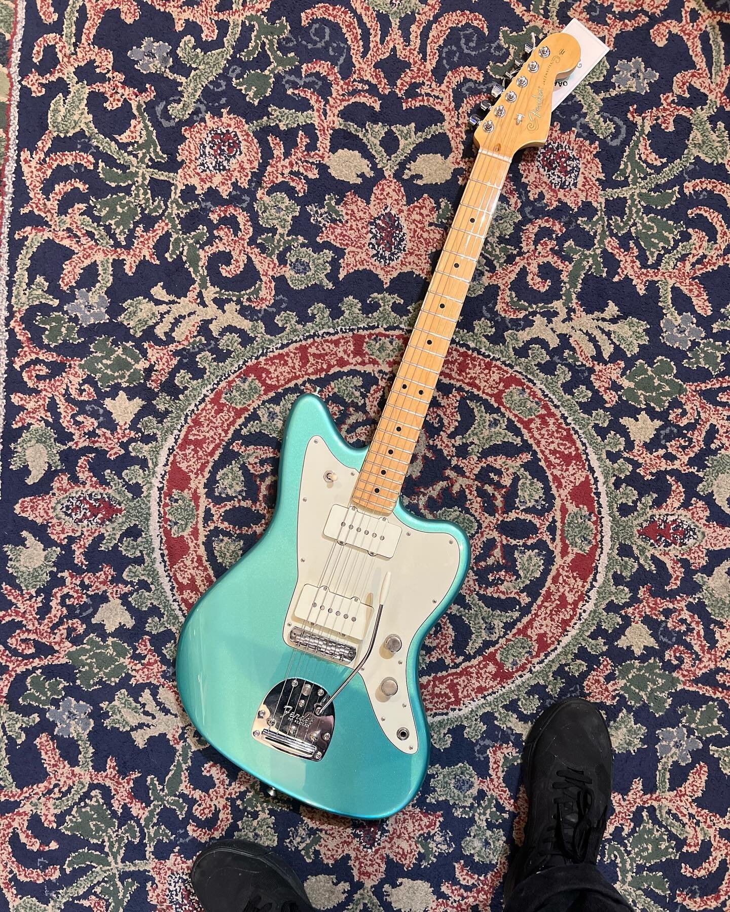 Let&rsquo;s kick this week off with a KILLER one! I love these @fender American Professional Jazzmasters! This ones is a looker and is in MINTY shape! Come with the Fender hardcase. Come play! #oaklandguitars #fender #offsetguitars #jazzmaster