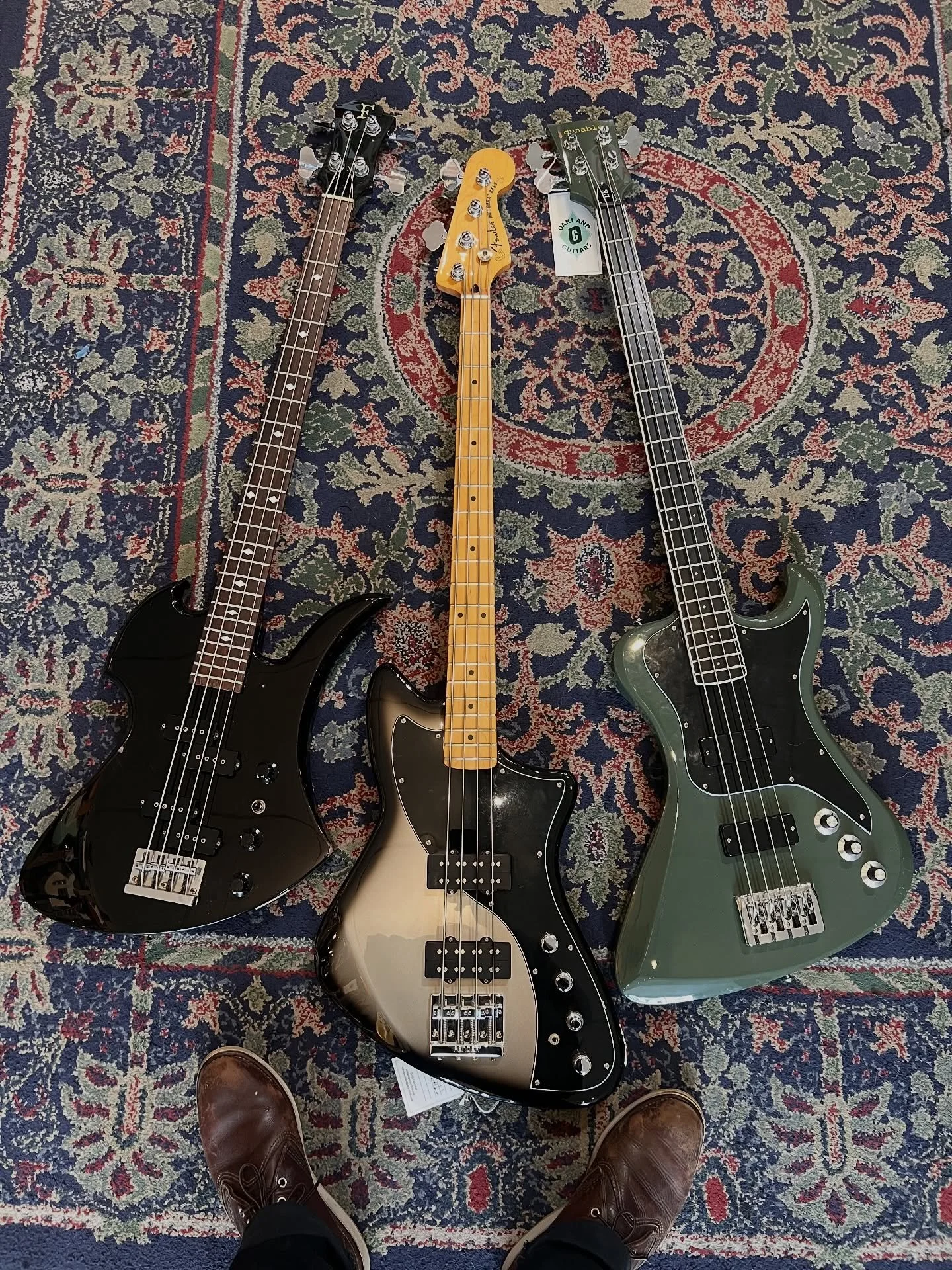 Doom sticks!!! I mean&hellip;.we have some of the meanest looking basses right now. Pick one and comment below why! Come play! #oaklandguitars