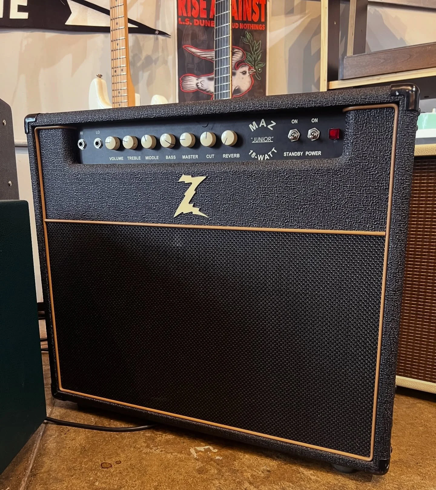 Pretty sweet @drzamps hitting the floor! Come play! #oaklandguitars #drz #drzamps