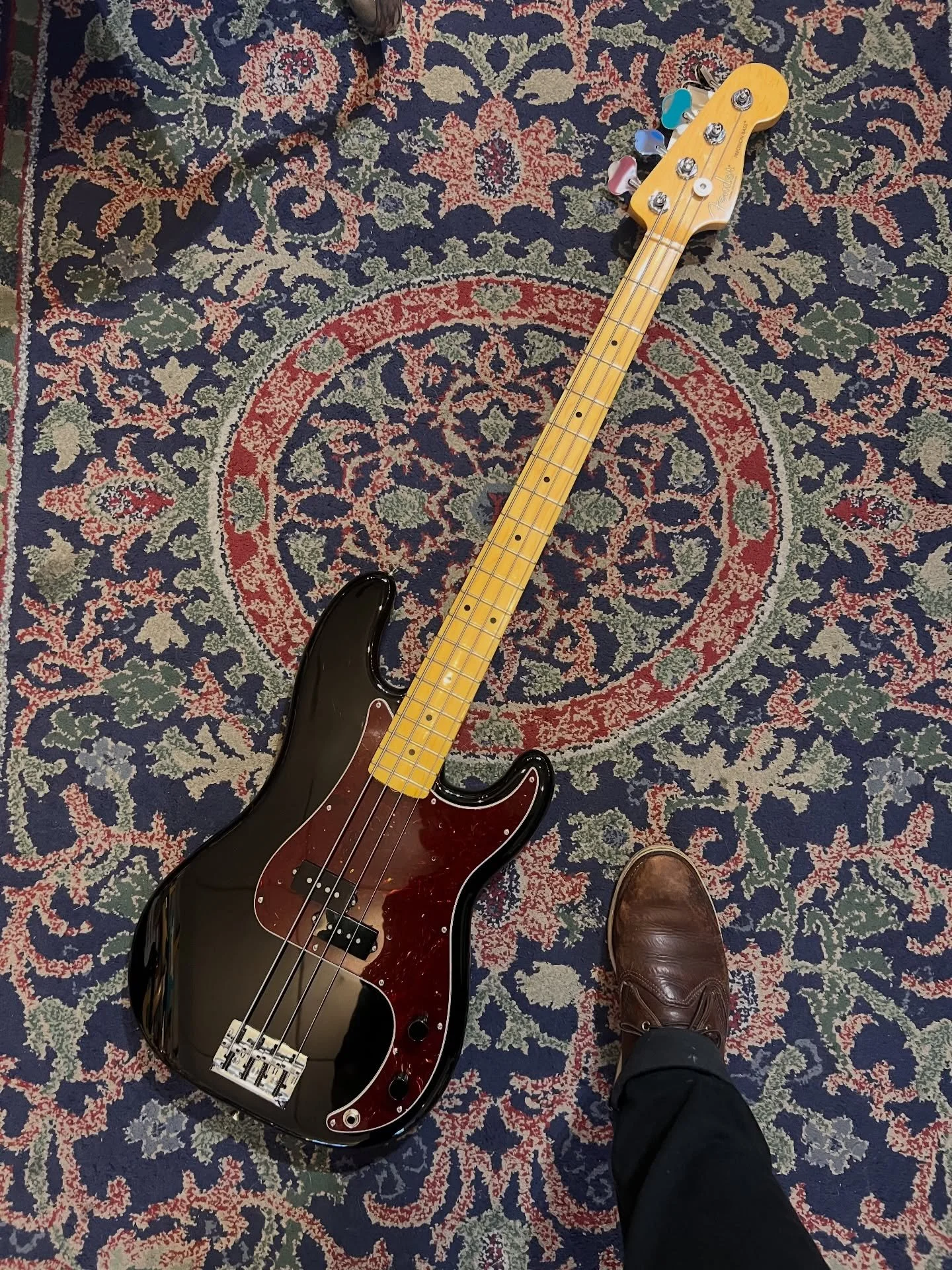 This boy is a thumper!! Really cool USA Fender P Bass hitting the wall! #oaklandguitars #fender #fenderprecision