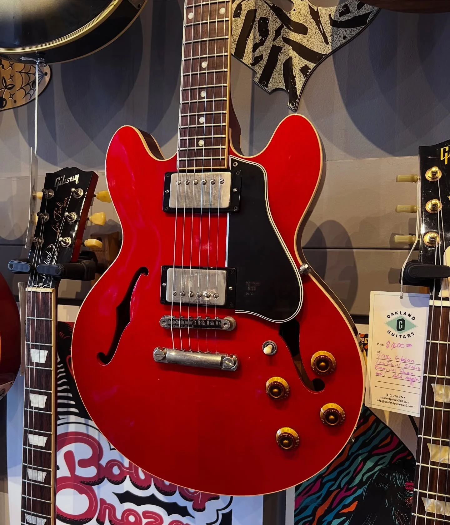 Killer @gibsoncustom ES-336 hitting the wall! Total ripper!! #oaklandguitars #gibson #es336