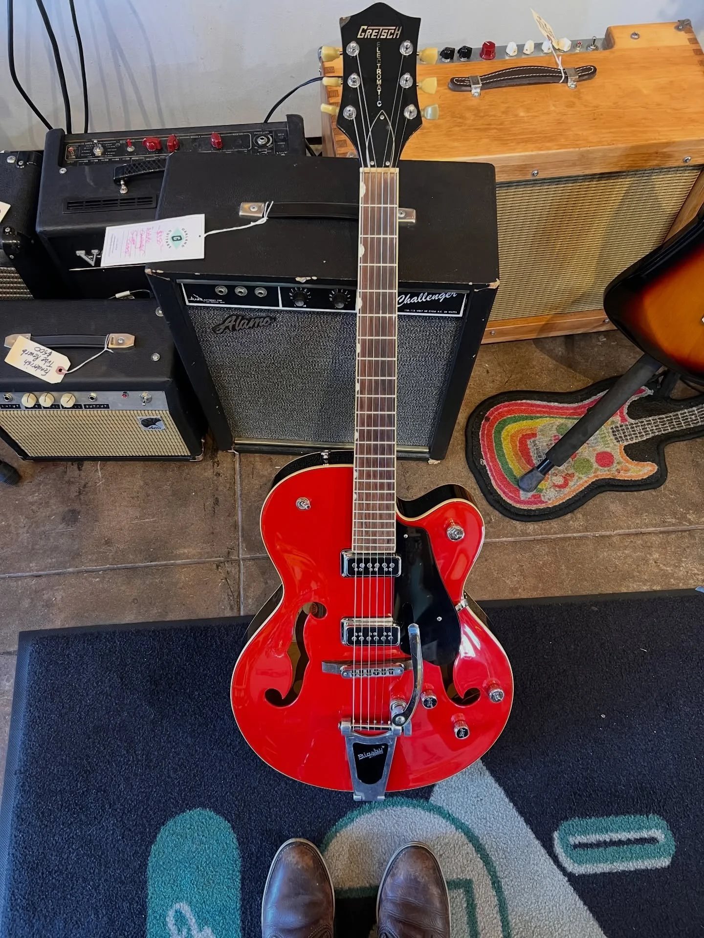 I like this @officialgretsch That great Gretsch sound. Come play!