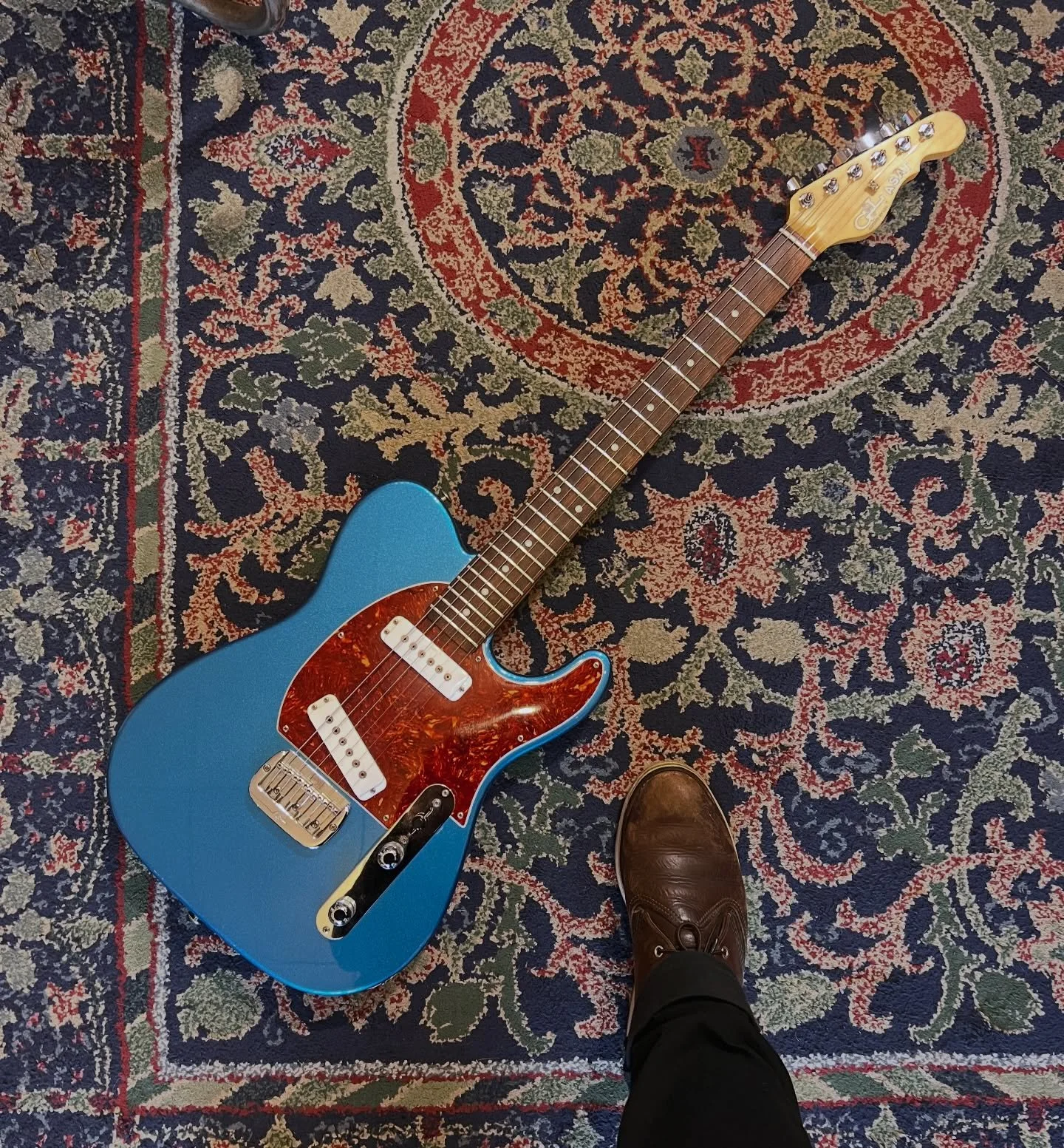 @glguitars_custom_shop made good guitars. Like this one. Come play it. #oaklandguitars #g&amp;lguitars