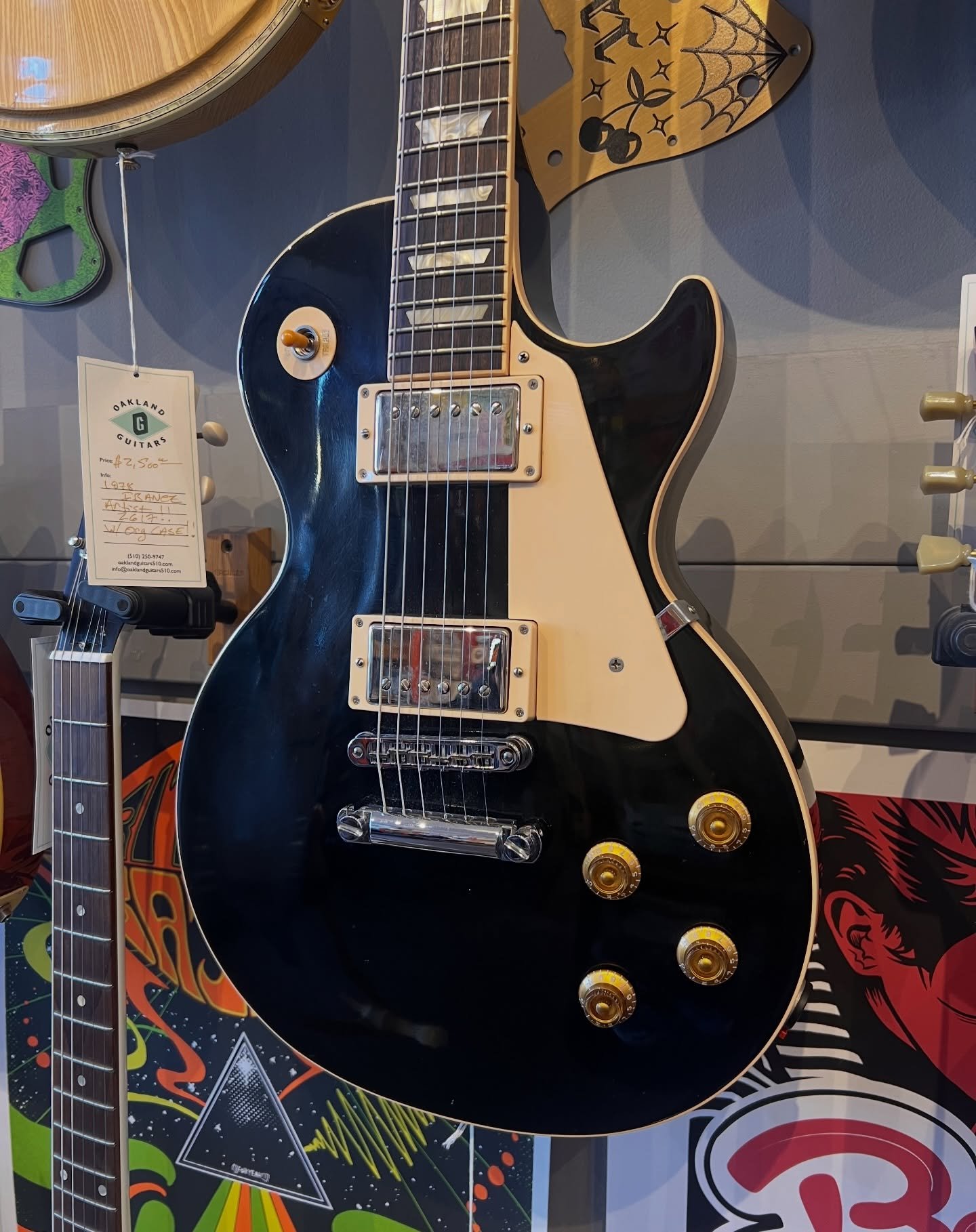 Killer @gibsonguitar Les Paul standard hittin the wall! Come play. Fuck @icegov