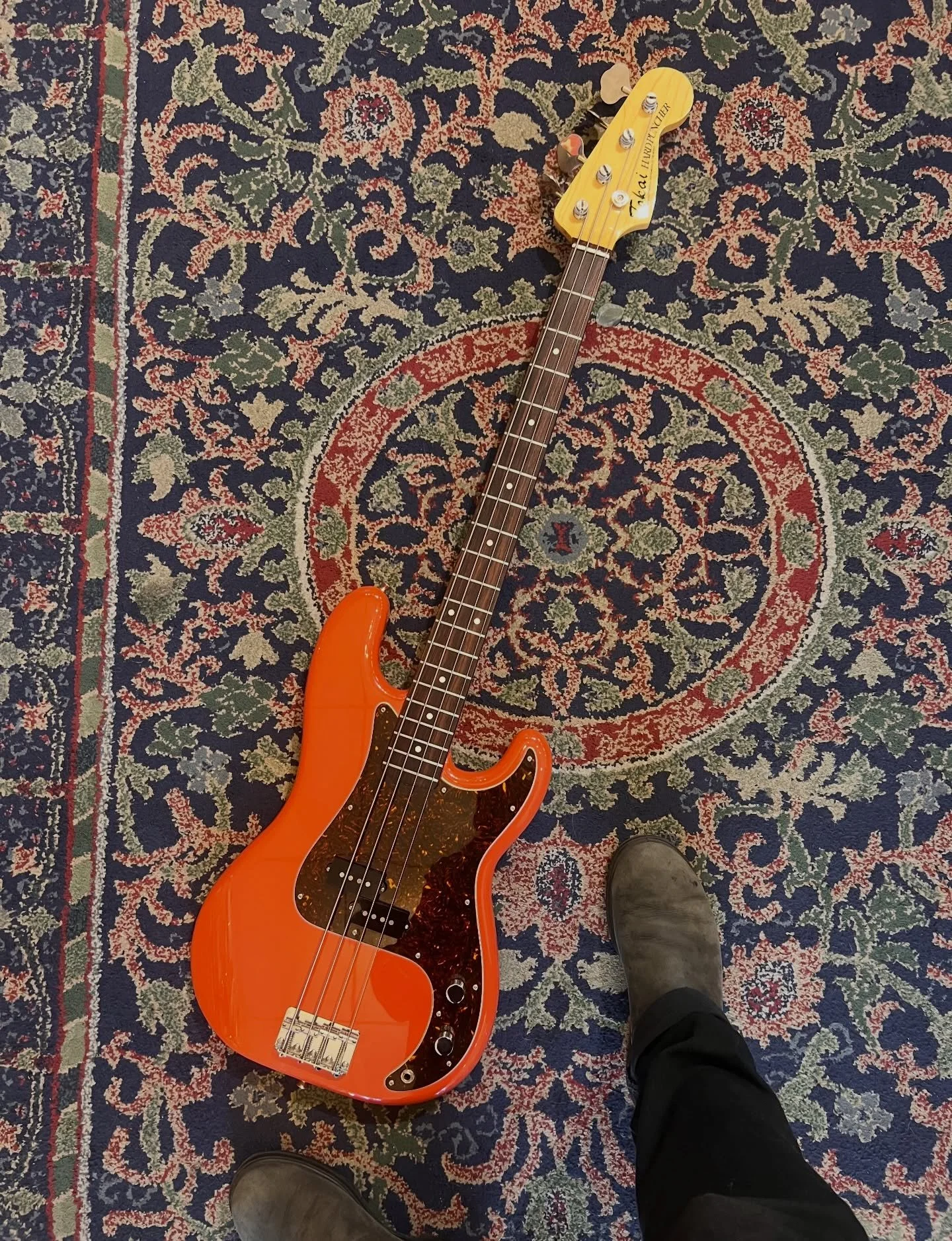 A pretty badass Tokai Hard Puncher Pino Palladino hittin the wall. Come play!