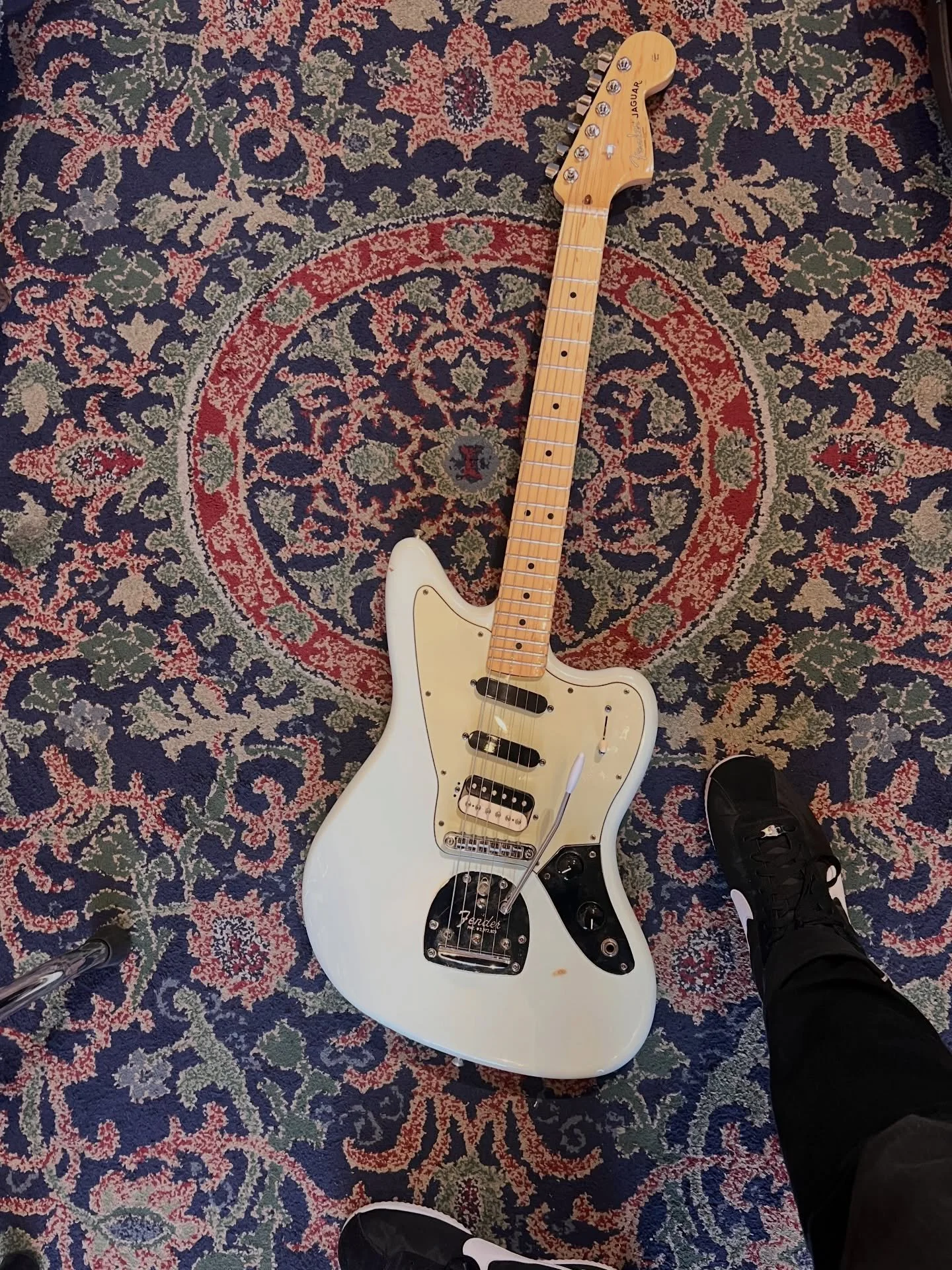 Pretty cool Fender Jagurillo parts build! USA neck and a pawn shop Jagurillo body! Come play!