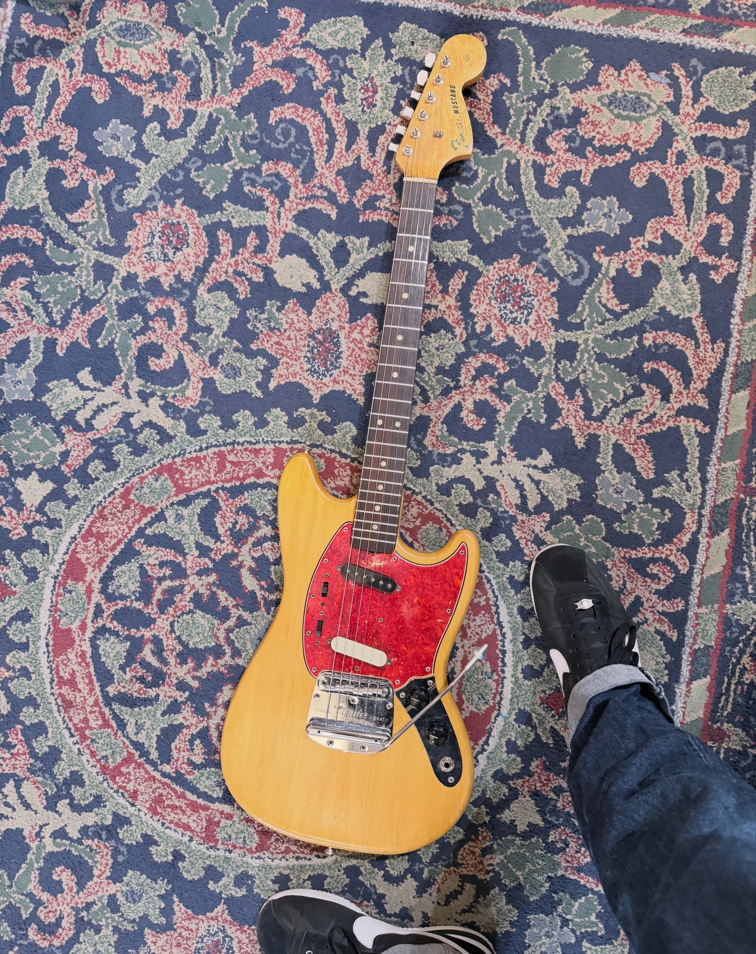 Hittin the wall is a killer 1966 @fender Mustang!! It&rsquo;s an awesome B neck!! Original pickups and electronics! Come play!!
