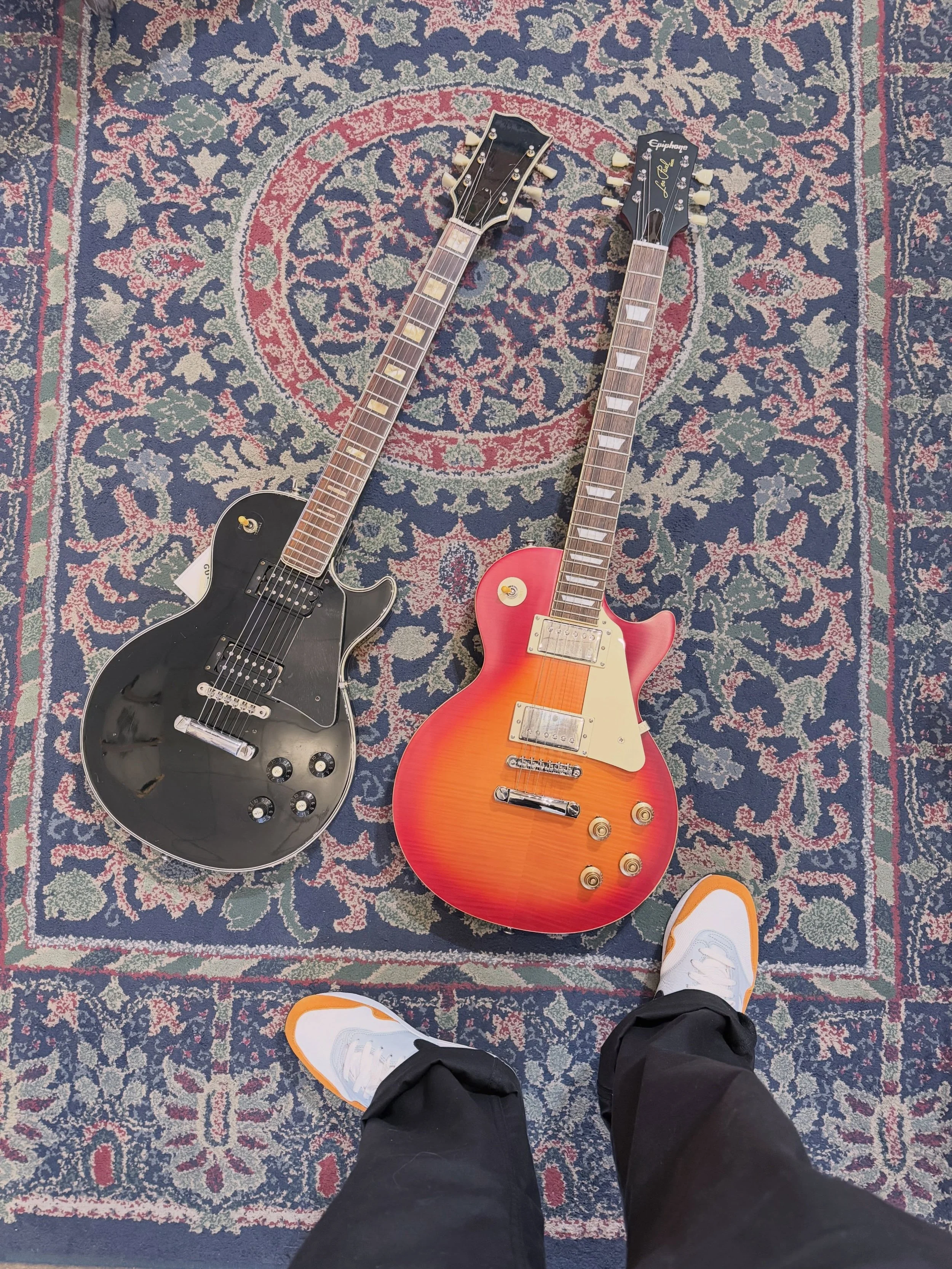 Some cool affordable LP&rsquo;s hittin the wall!! A cool MIJ LP and a Epiphone with some Gibson Burstbuckers and 50&rsquo;s wiring.