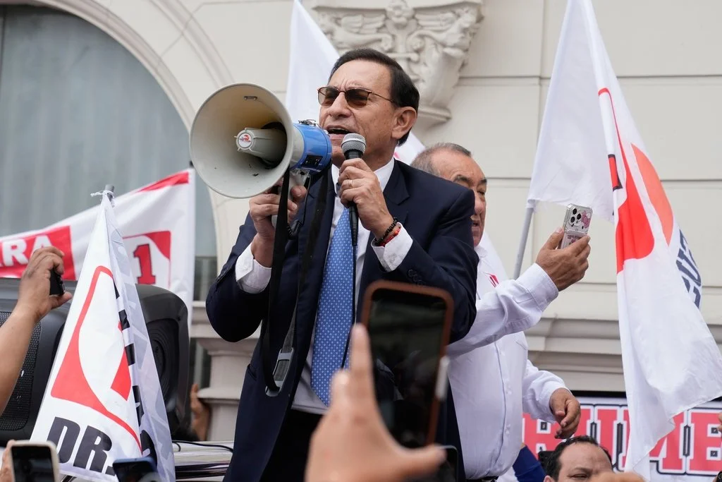 Former Peruvian President Martin Vizcarra Sentenced to 14 Years for Corruption