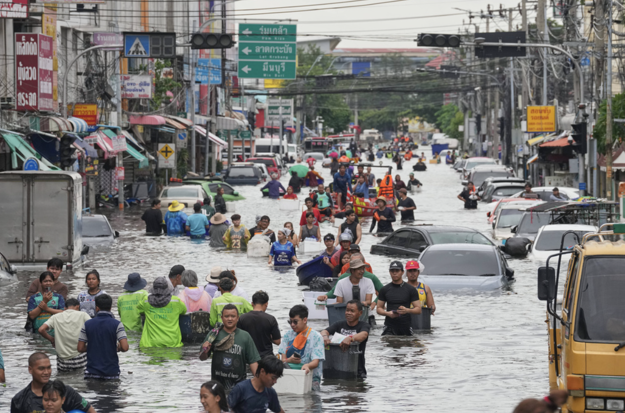Flooding Devastates Bangkok’s Drainage Systems