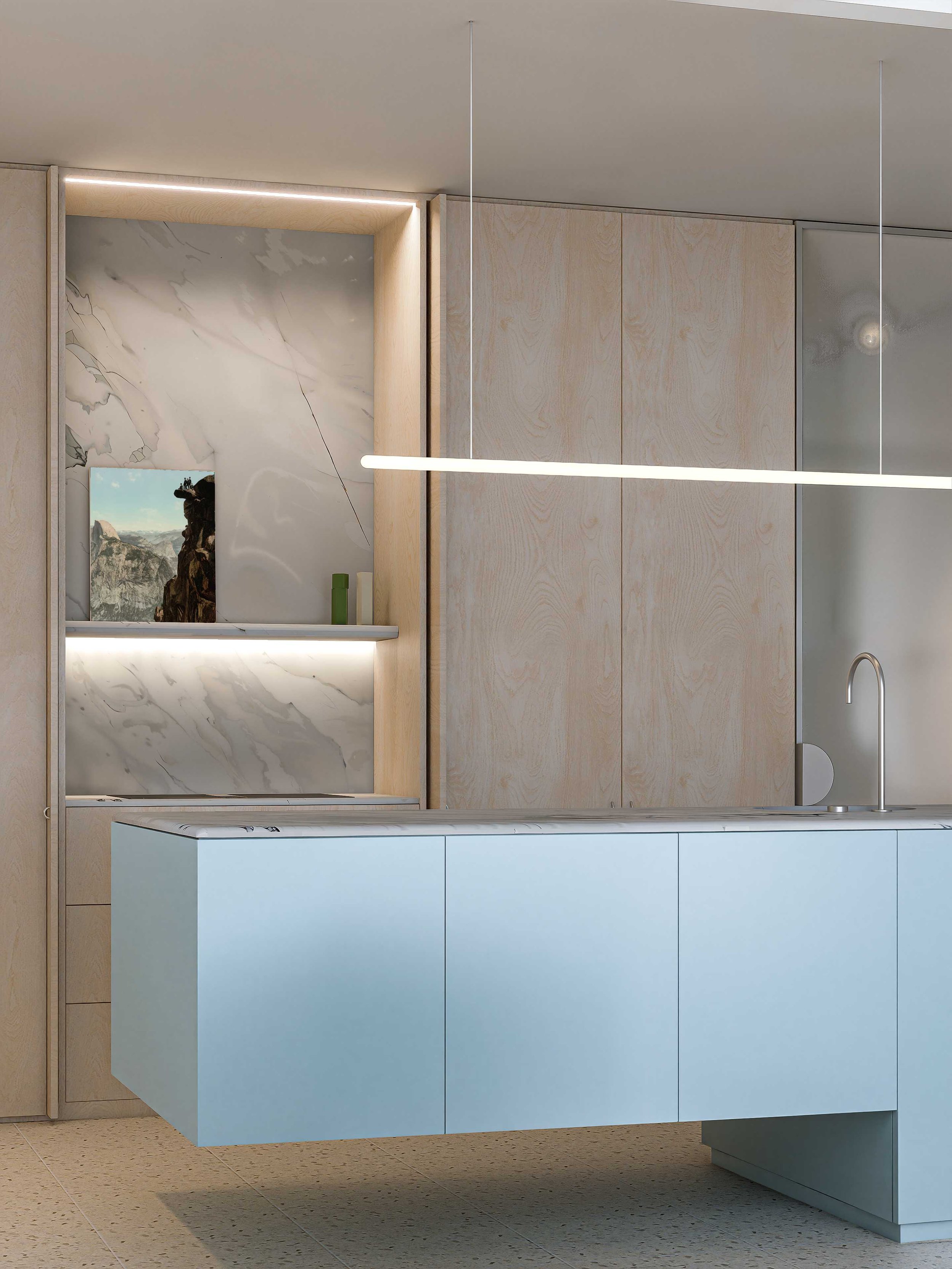 Moderne keuken met lichtblauwe eiland, houten kasten, marmeren achterwand en een gootsteen met een kraan.