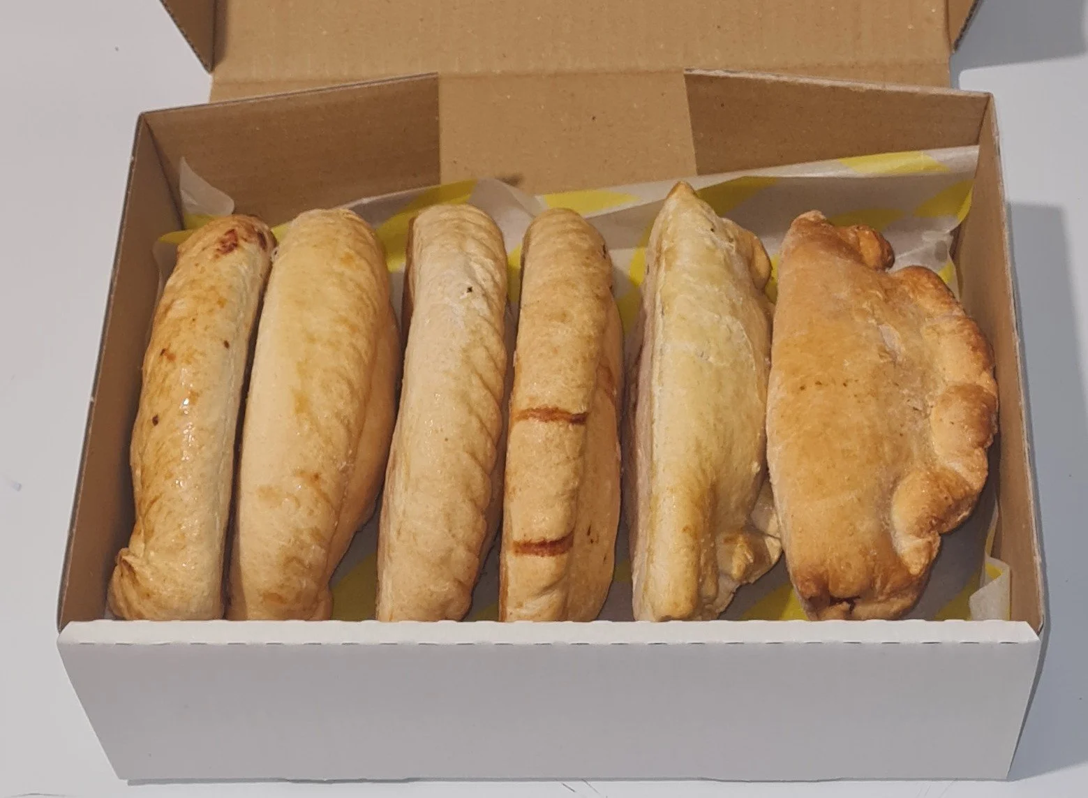 6 Mixed Box of Large Pasties