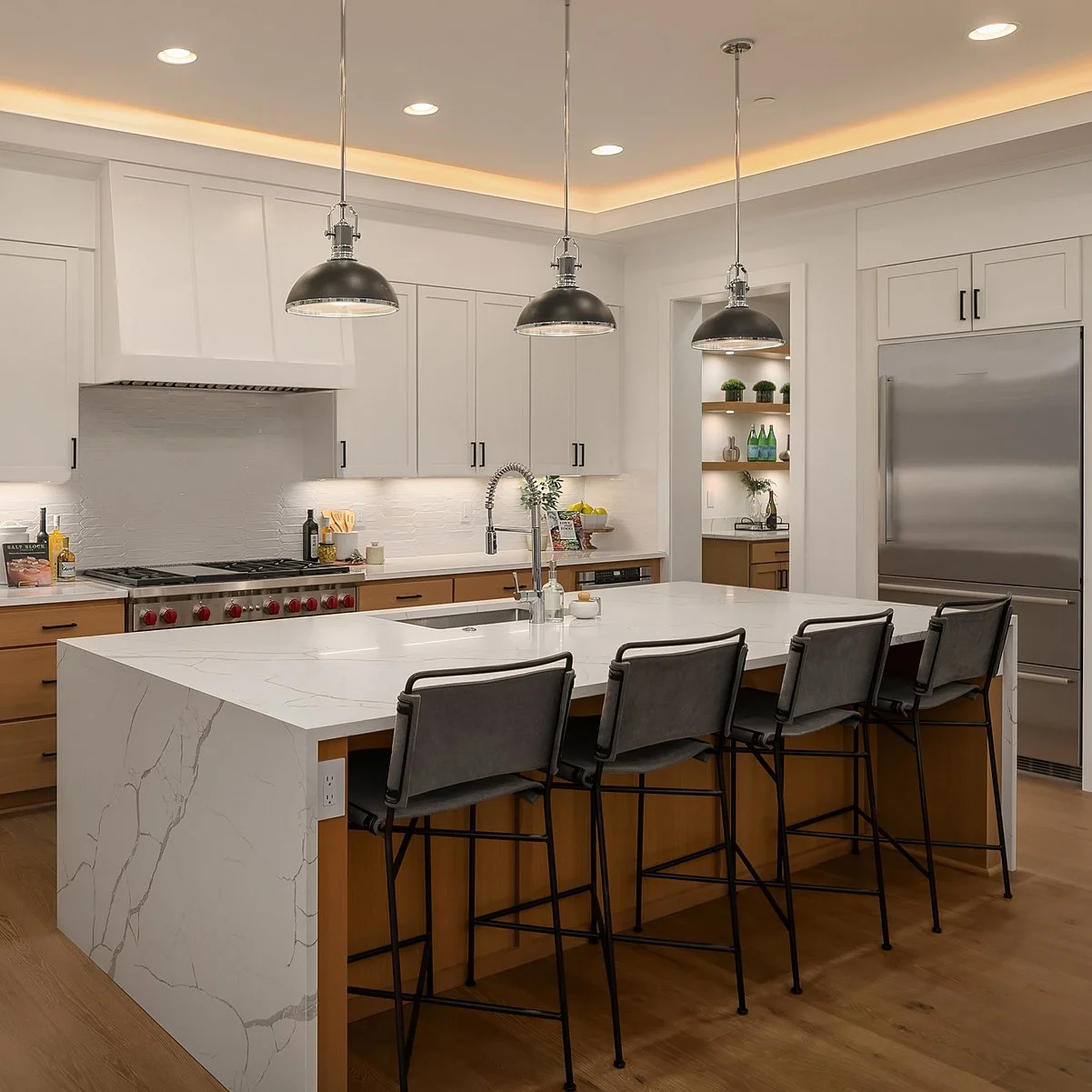 264-8-12518 SE 61st St-bellevue-wa-mn-custom-homes-kitchen.jpg