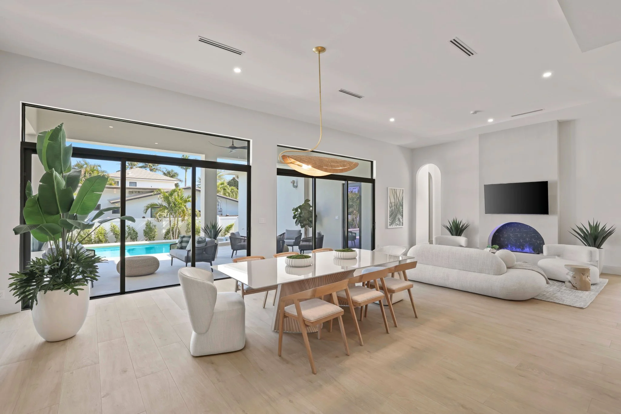 1701 North Swinton Ave - 25.jpg-SMALL.JPG