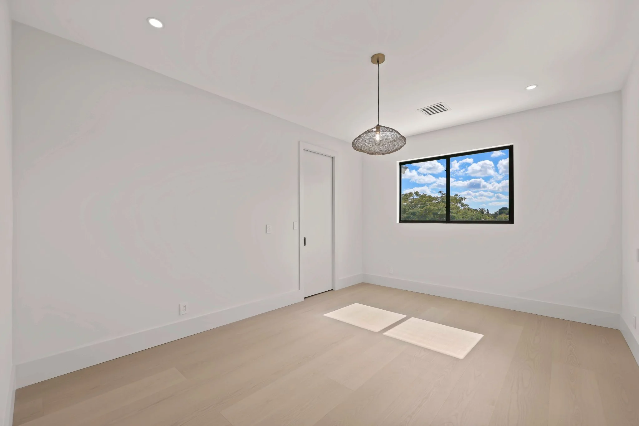 1701 North Swinton Ave - 49.jpg-SMALL.JPG