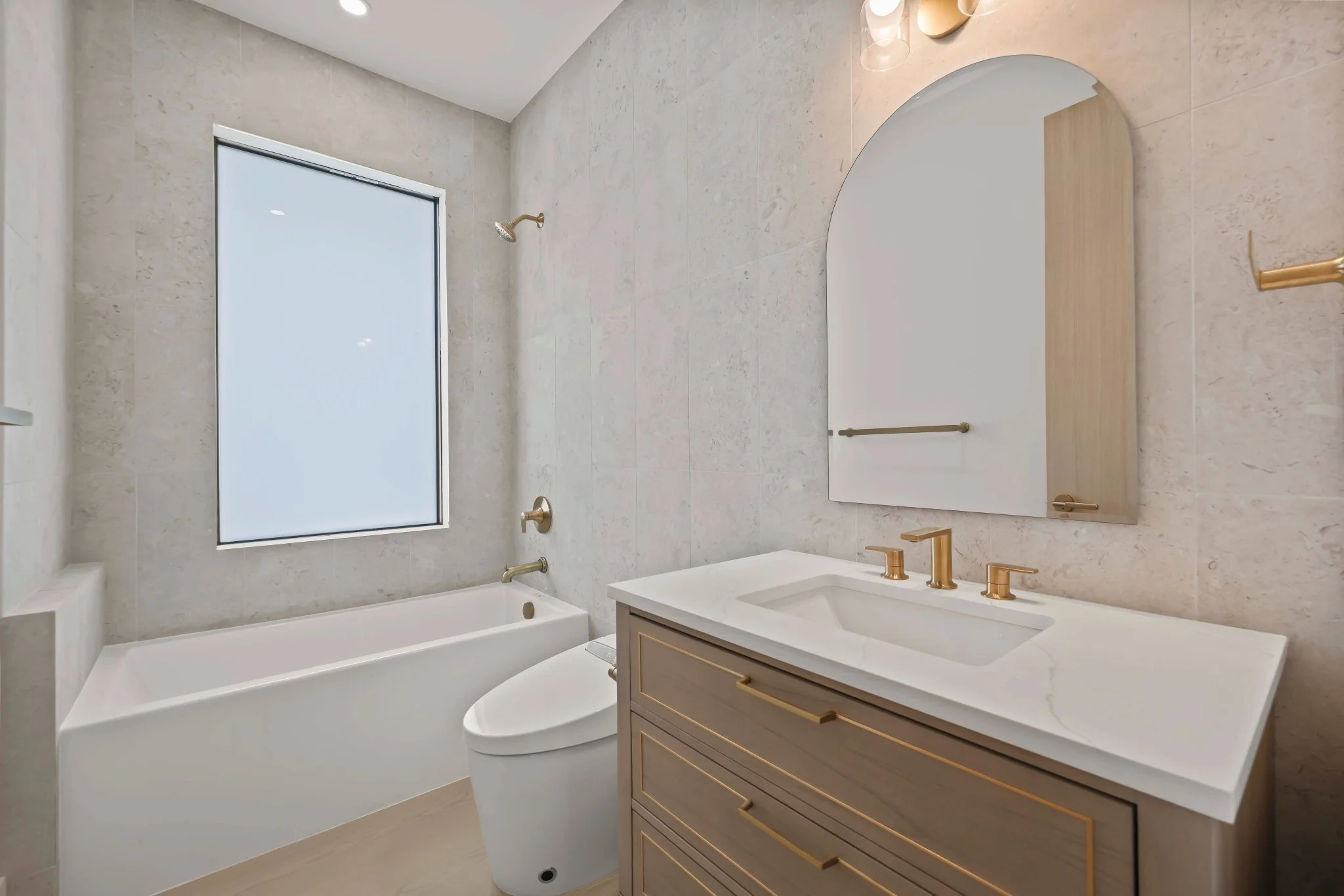 1701 North Swinton Ave - 50.jpg-SMALL.JPG